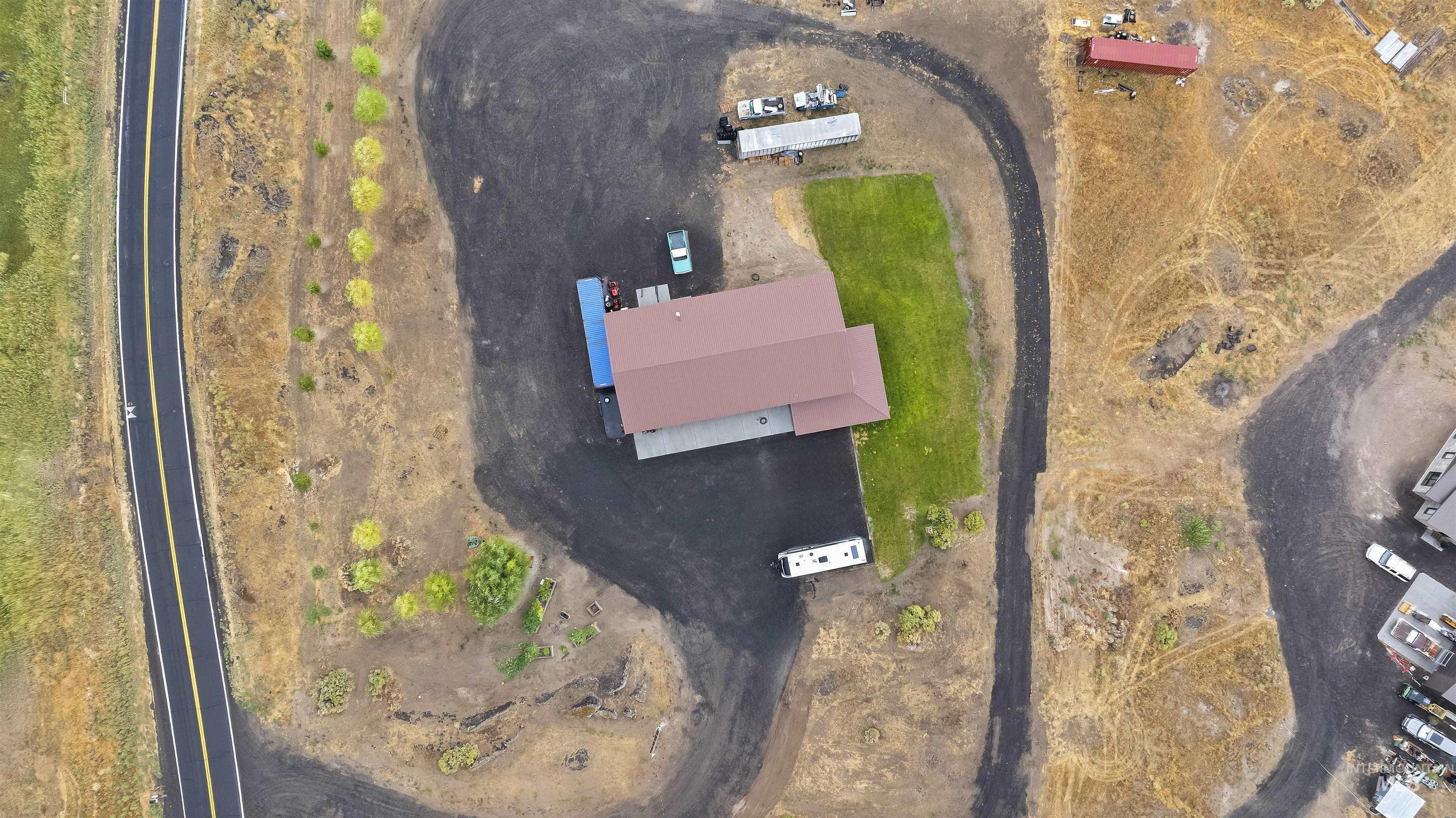 Aerial view of property and surrounding area