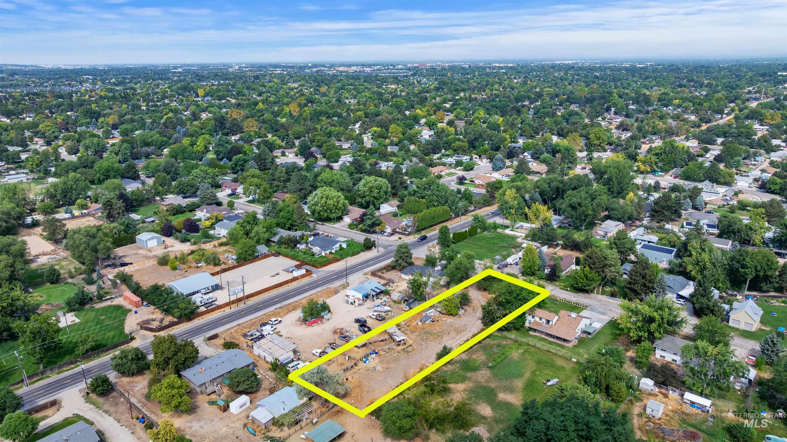 Aerial view of property's location featuring property boundaries highlighted
