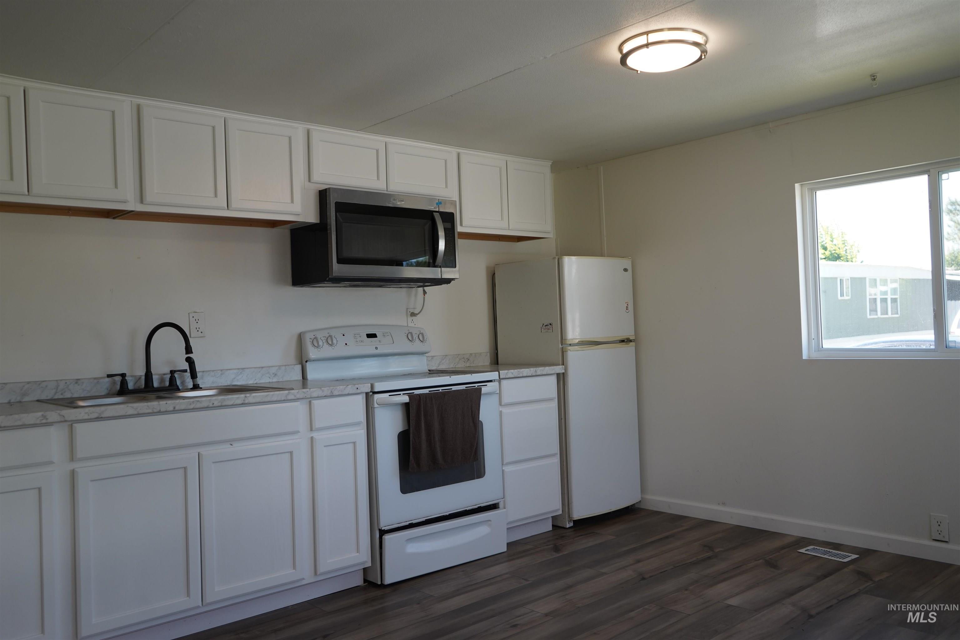 5015 E Ustick Rd, Caldwell, Idaho 83605, 3 Bedrooms, 1 Bathroom, Residential For Sale, Price $135,000, 98959682