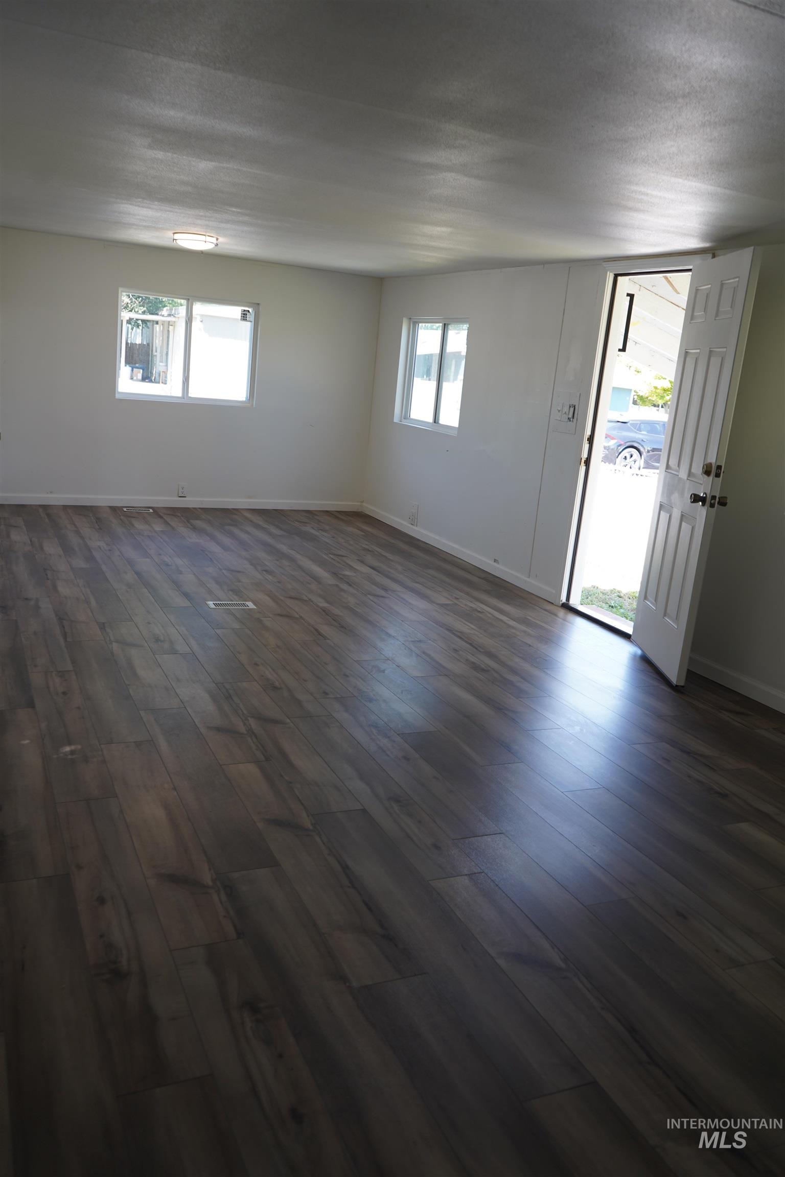 5015 E Ustick Rd, Caldwell, Idaho 83605, 3 Bedrooms, 1 Bathroom, Residential For Sale, Price $135,000, 98959682