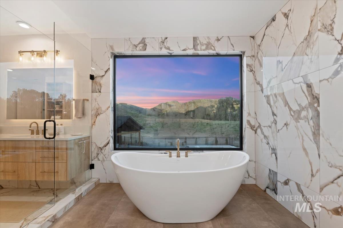 6162 N High Valley Way, Boise, Idaho 83714-5546, 4 Bedrooms, 5 Bathrooms, Residential For Sale, Price $2,999,900, 98959707