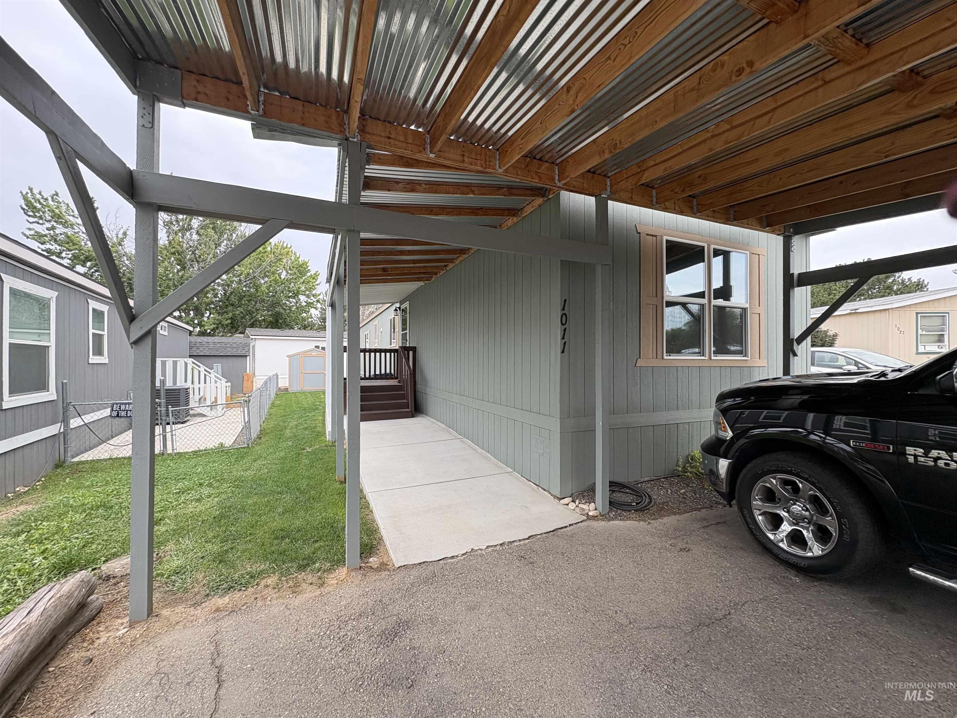 View of patio / terrace featuring an outdoor structure