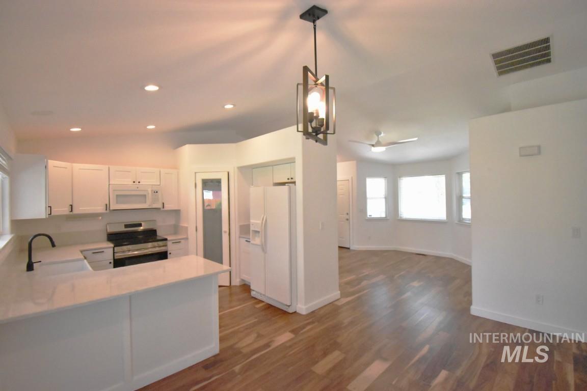 2604 Pebble Way, Nampa, Idaho 83686, 3 Bedrooms, 2 Bathrooms, Rental For Rent, Price $1,999, 98959993