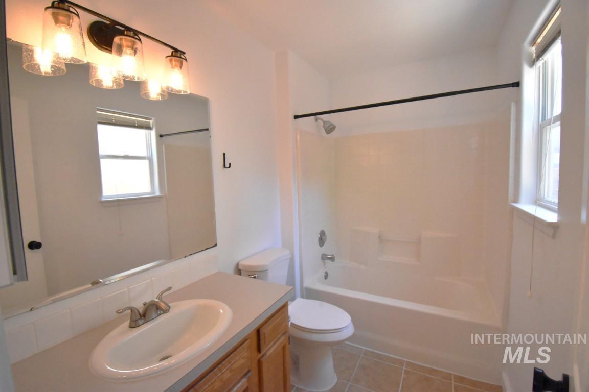 2604 Pebble Way, Nampa, Idaho 83686, 3 Bedrooms, 2 Bathrooms, Rental For Rent, Price $1,999, 98959993