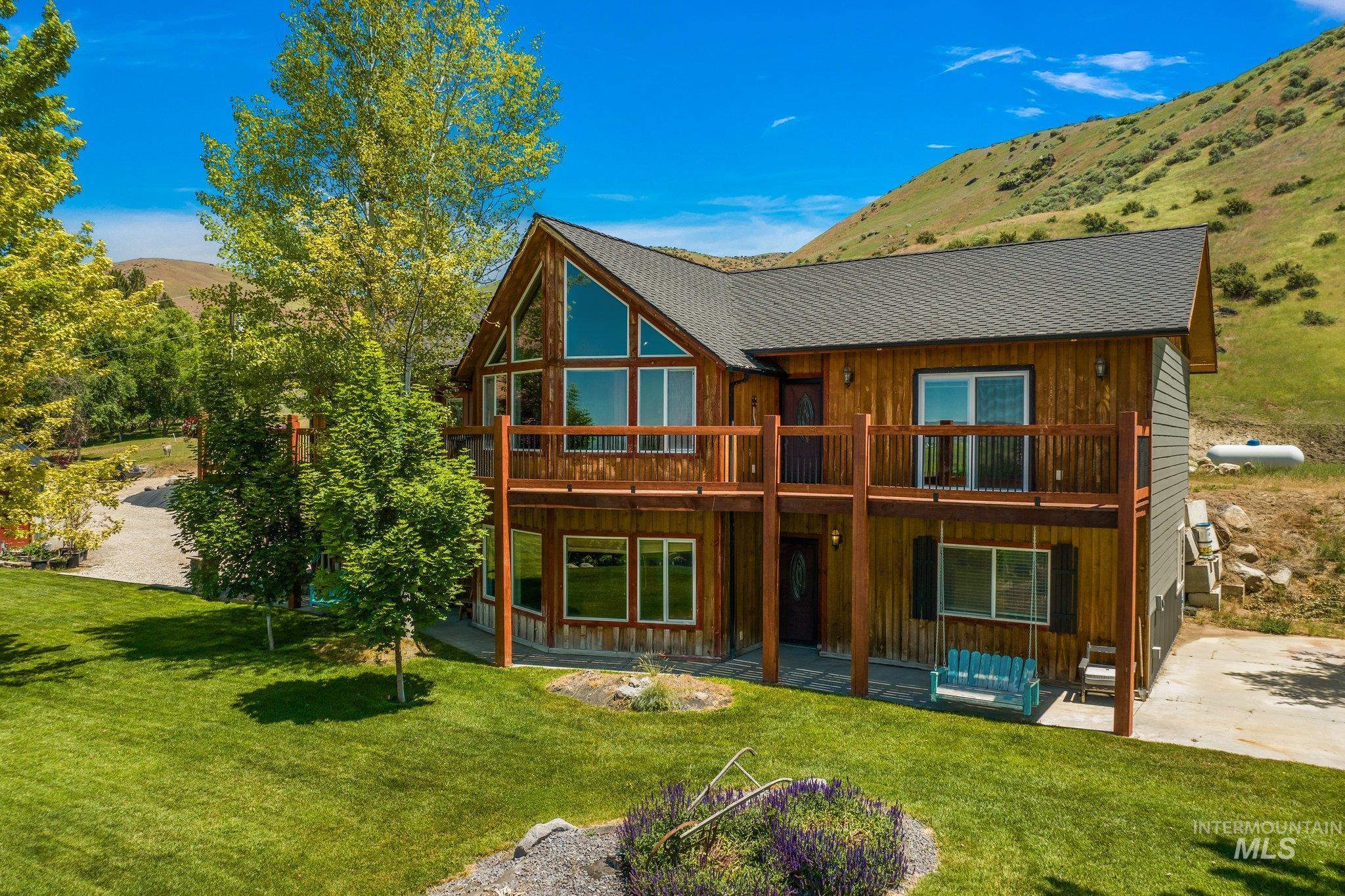 11714 Chukar Ridge Lane, Horseshoe Bend, Idaho 83629, 4 Bedrooms, 3 Bathrooms, Residential For Sale, Price $898,800, 98960011