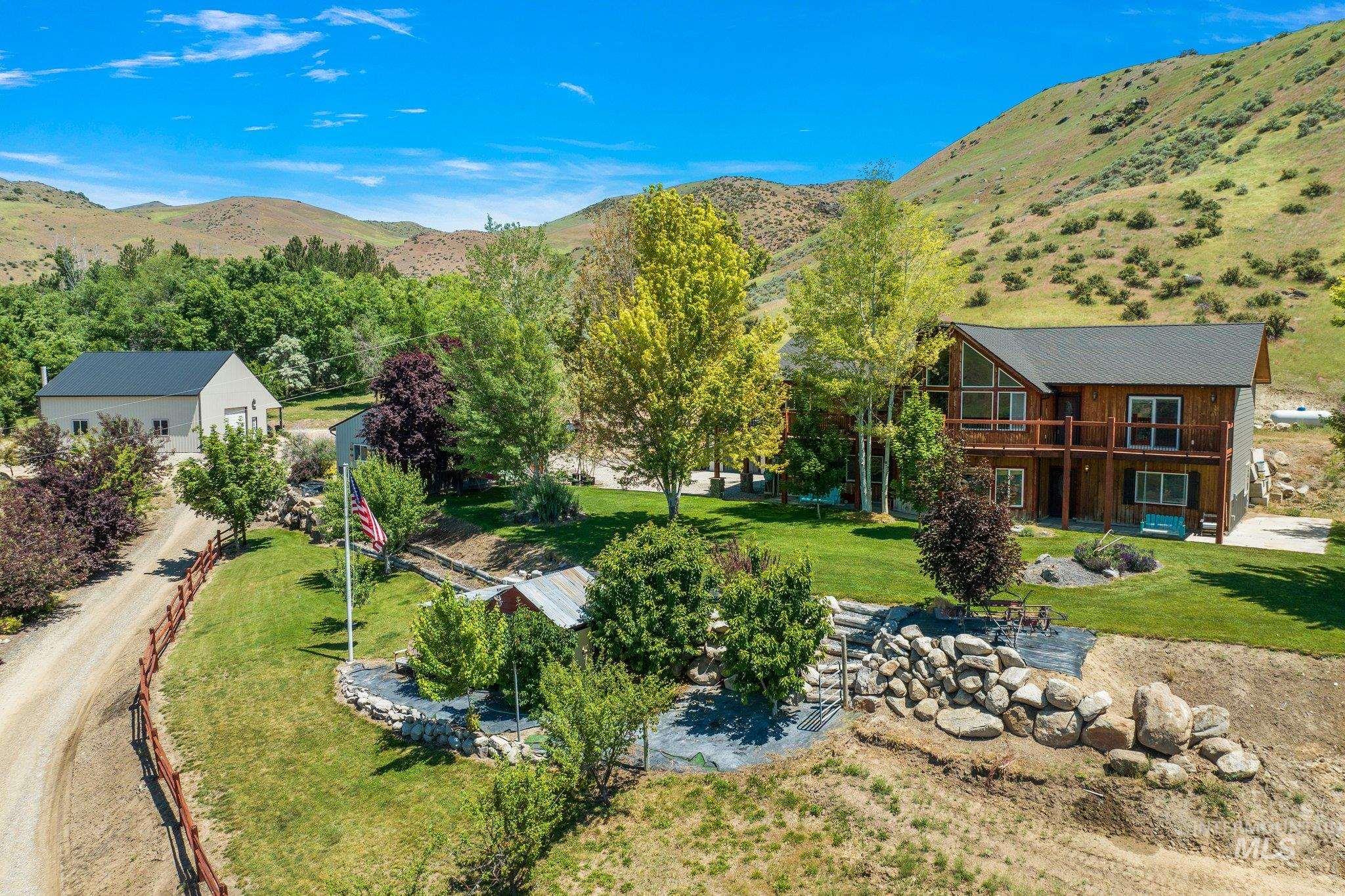 11714 Chukar Ridge Lane, Horseshoe Bend, Idaho 83629, 4 Bedrooms, 3 Bathrooms, Residential For Sale, Price $898,800, 98960011