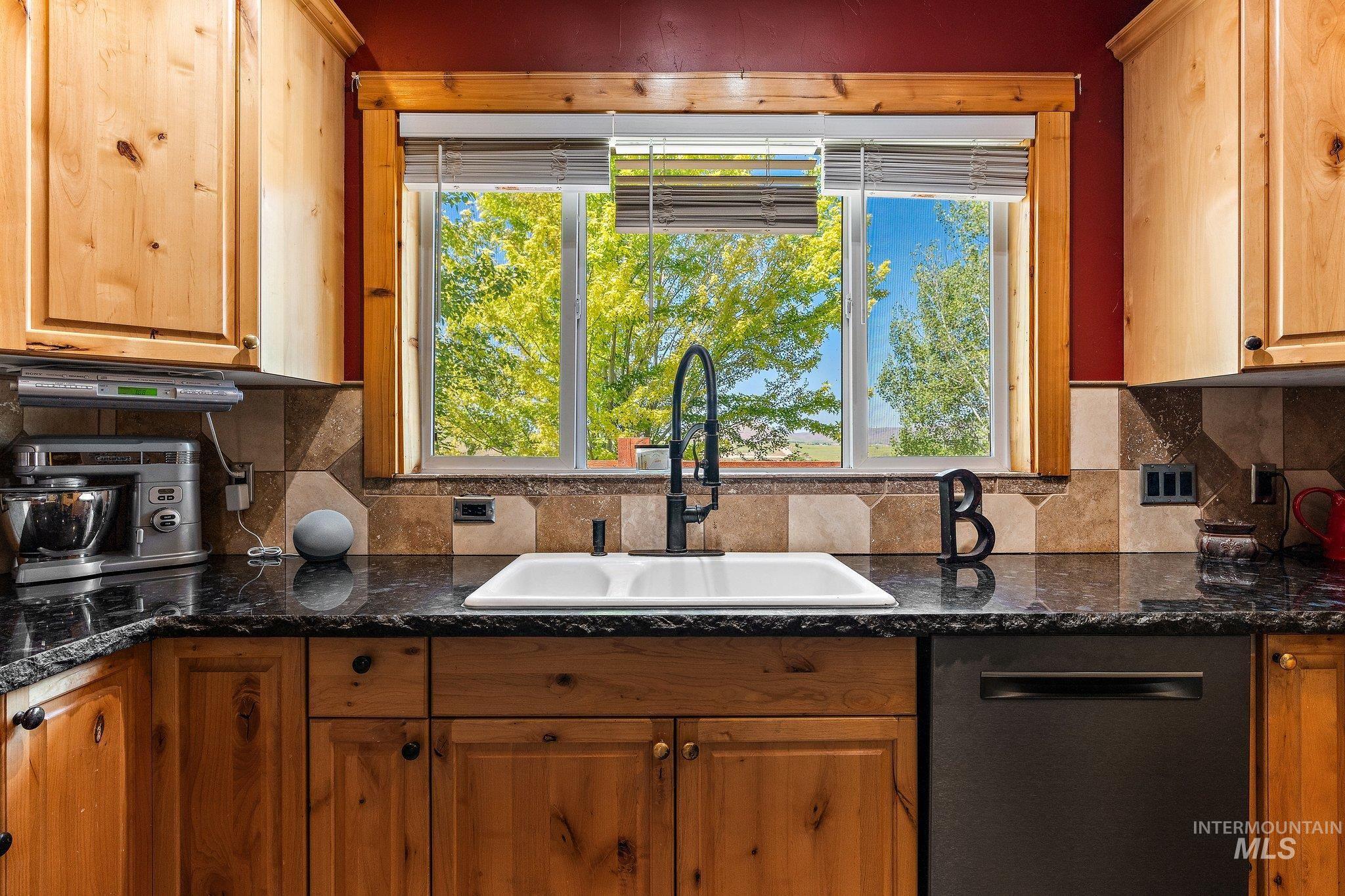 11714 Chukar Ridge Lane, Horseshoe Bend, Idaho 83629, 4 Bedrooms, 3 Bathrooms, Residential For Sale, Price $898,800, 98960011