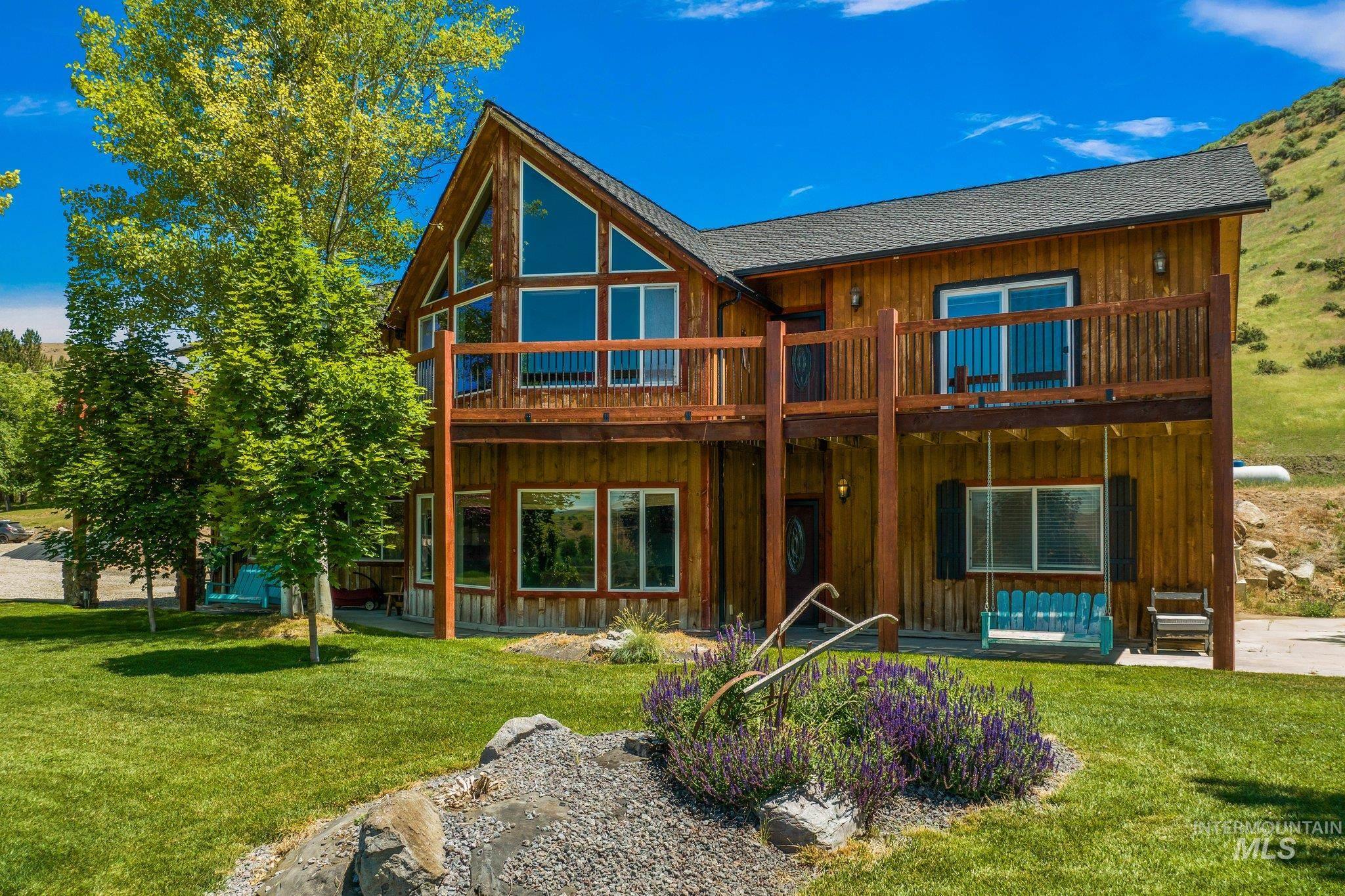 11714 Chukar Ridge Lane, Horseshoe Bend, Idaho 83629, 4 Bedrooms, 3 Bathrooms, Residential For Sale, Price $898,800, 98960011