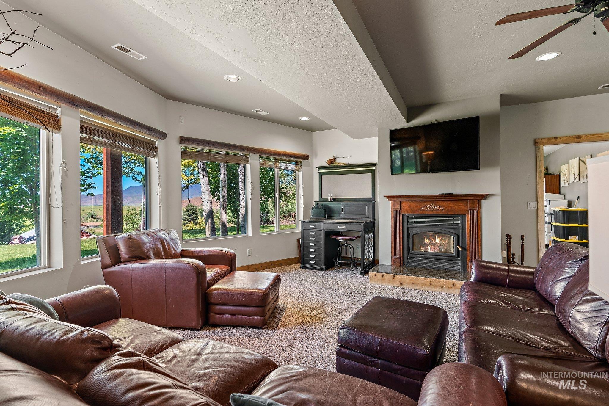 11714 Chukar Ridge Lane, Horseshoe Bend, Idaho 83629, 4 Bedrooms, 3 Bathrooms, Residential For Sale, Price $898,800, 98960011