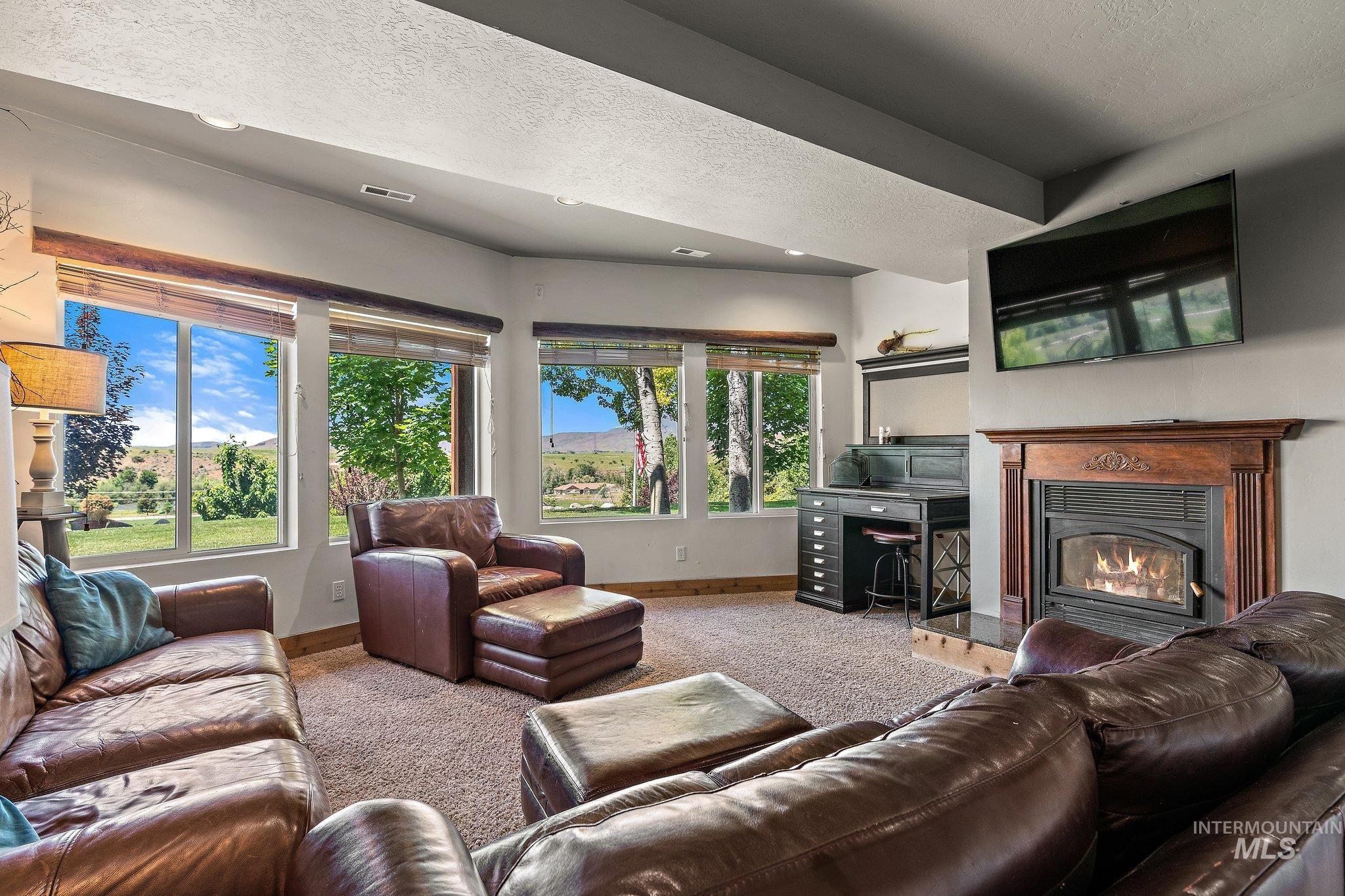 11714 Chukar Ridge Lane, Horseshoe Bend, Idaho 83629, 4 Bedrooms, 3 Bathrooms, Residential For Sale, Price $898,800, 98960011