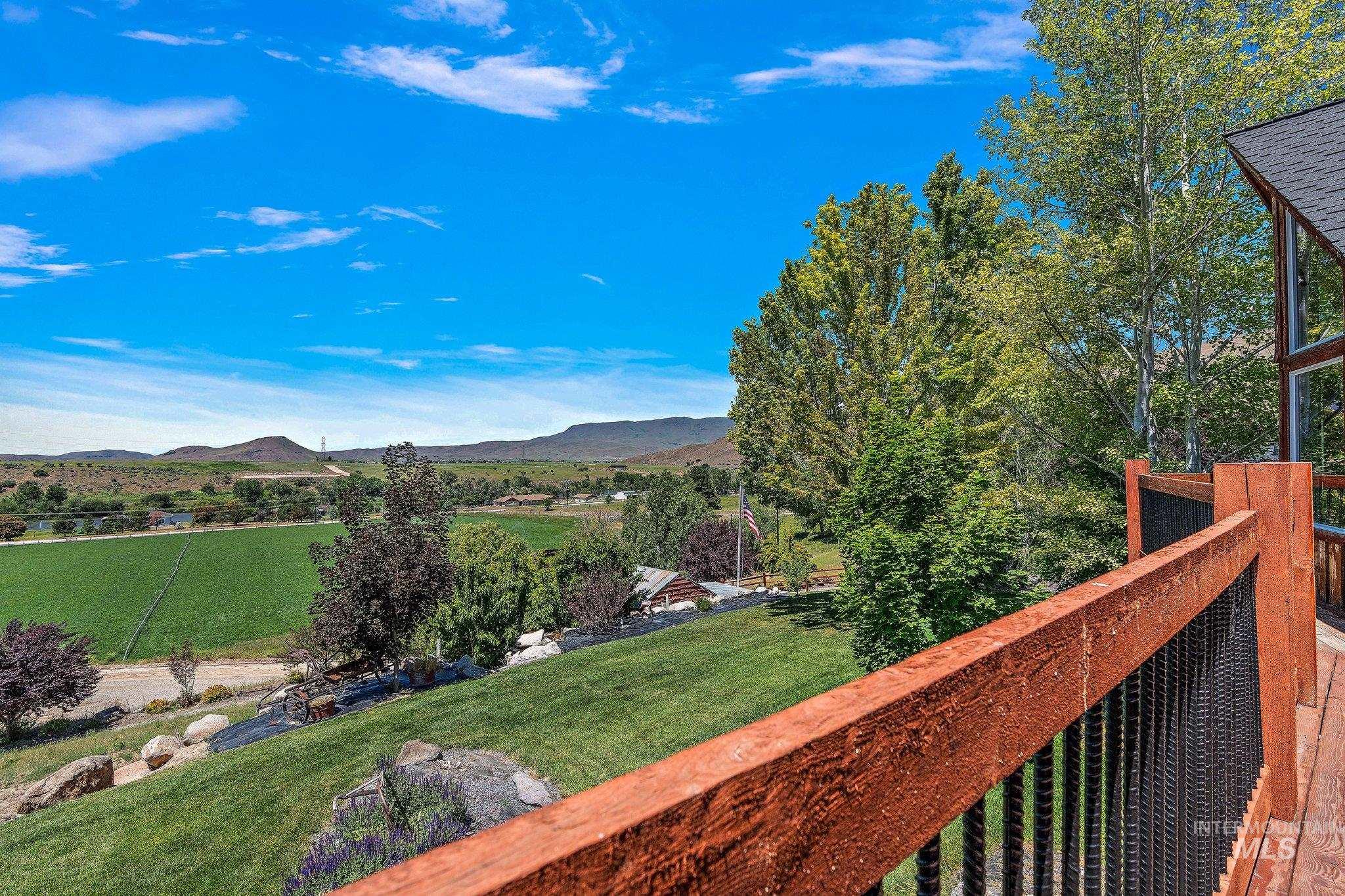 11714 Chukar Ridge Lane, Horseshoe Bend, Idaho 83629, 4 Bedrooms, 3 Bathrooms, Residential For Sale, Price $898,800, 98960011