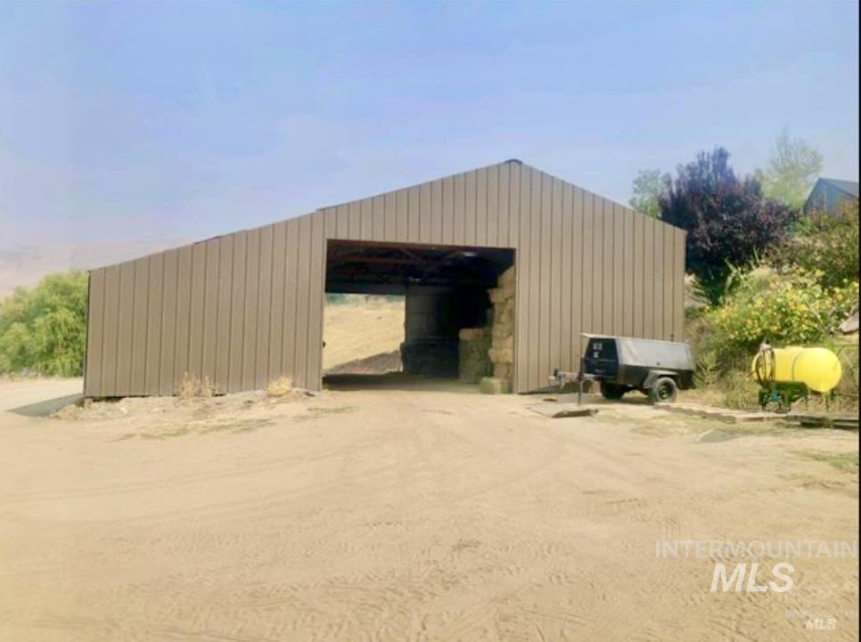 11714 Chukar Ridge Lane, Horseshoe Bend, Idaho 83629, 4 Bedrooms, 3 Bathrooms, Residential For Sale, Price $898,800, 98960011