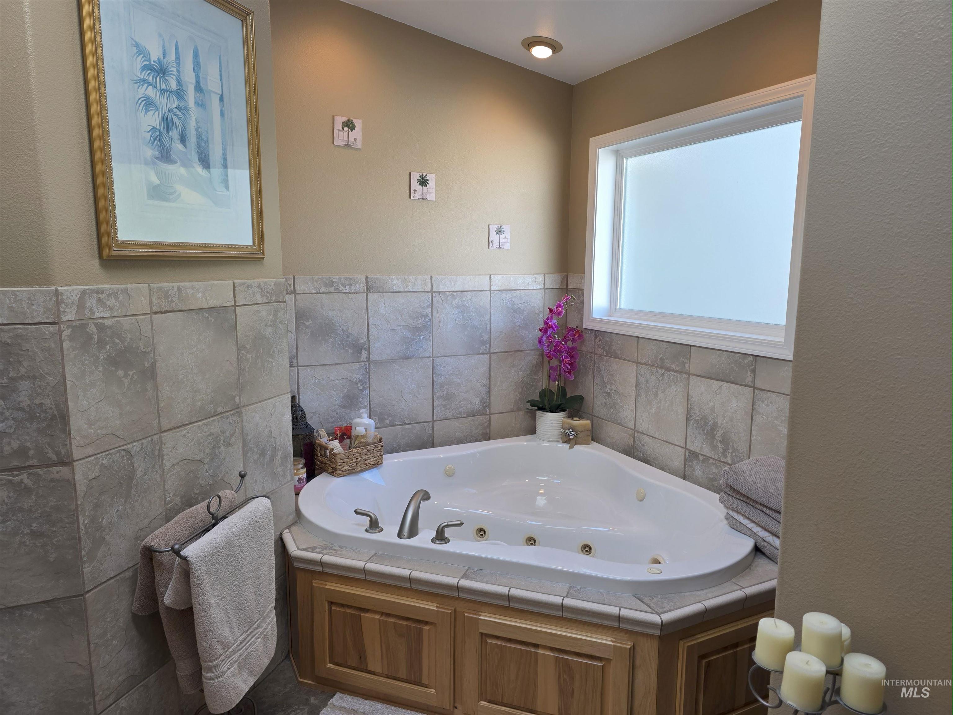 2953 Riverview Terrace, Lewiston, Idaho 83501, 4 Bedrooms, 4 Bathrooms, Residential For Sale, Price $749,000, 98960019