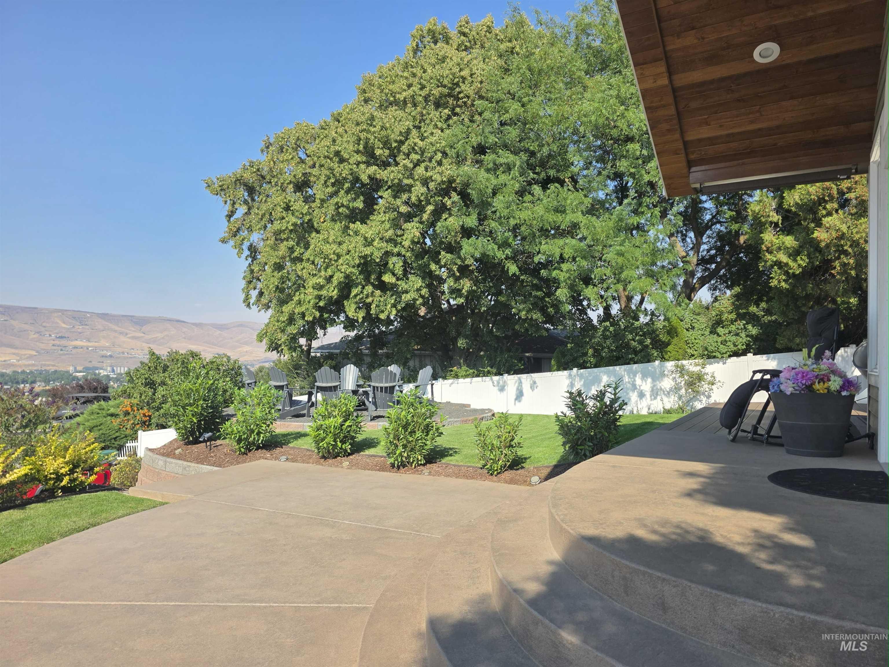 View of patio / terrace with a mountain view