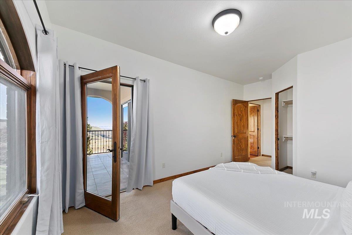 4800 E Wild Horse Lane, Boise, Idaho 83712, 5 Bedrooms, 3.5 Bathrooms, Residential For Sale, Price $2,500,000, 98960028