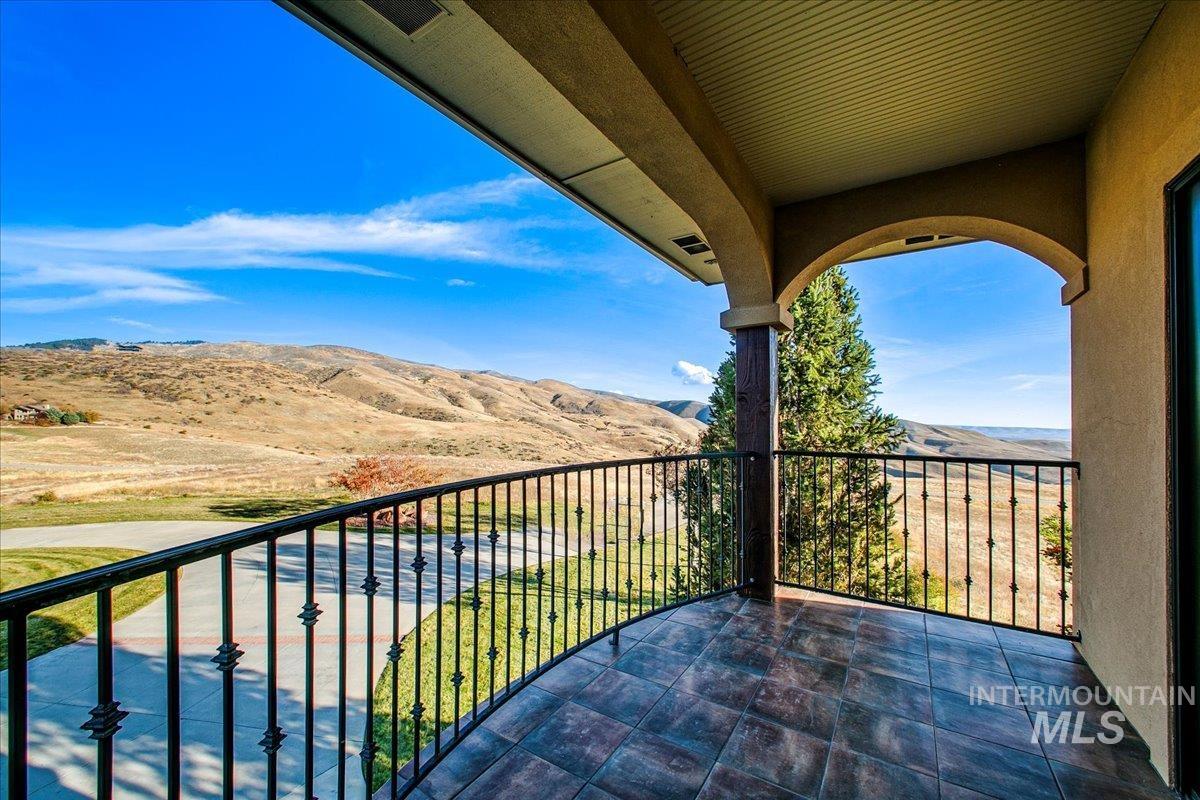 4800 E Wild Horse Lane, Boise, Idaho 83712, 5 Bedrooms, 3.5 Bathrooms, Residential For Sale, Price $2,500,000, 98960028