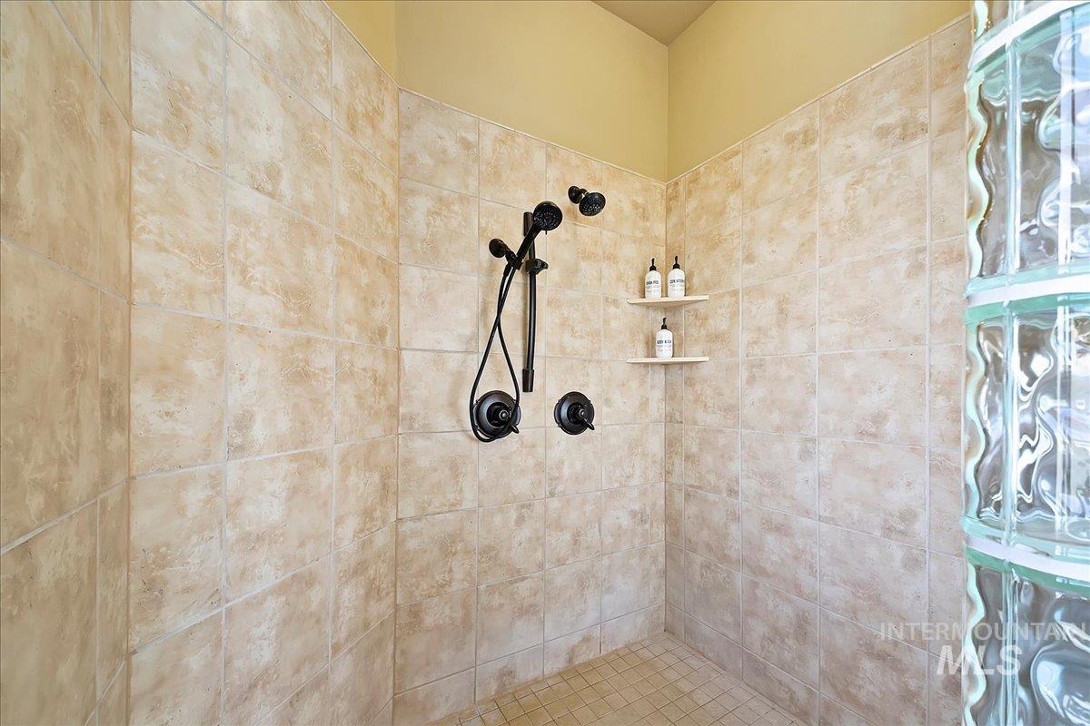 4800 E Wild Horse Lane, Boise, Idaho 83712, 5 Bedrooms, 3.5 Bathrooms, Residential Income For Rent, Price $2,500,000, 98960029