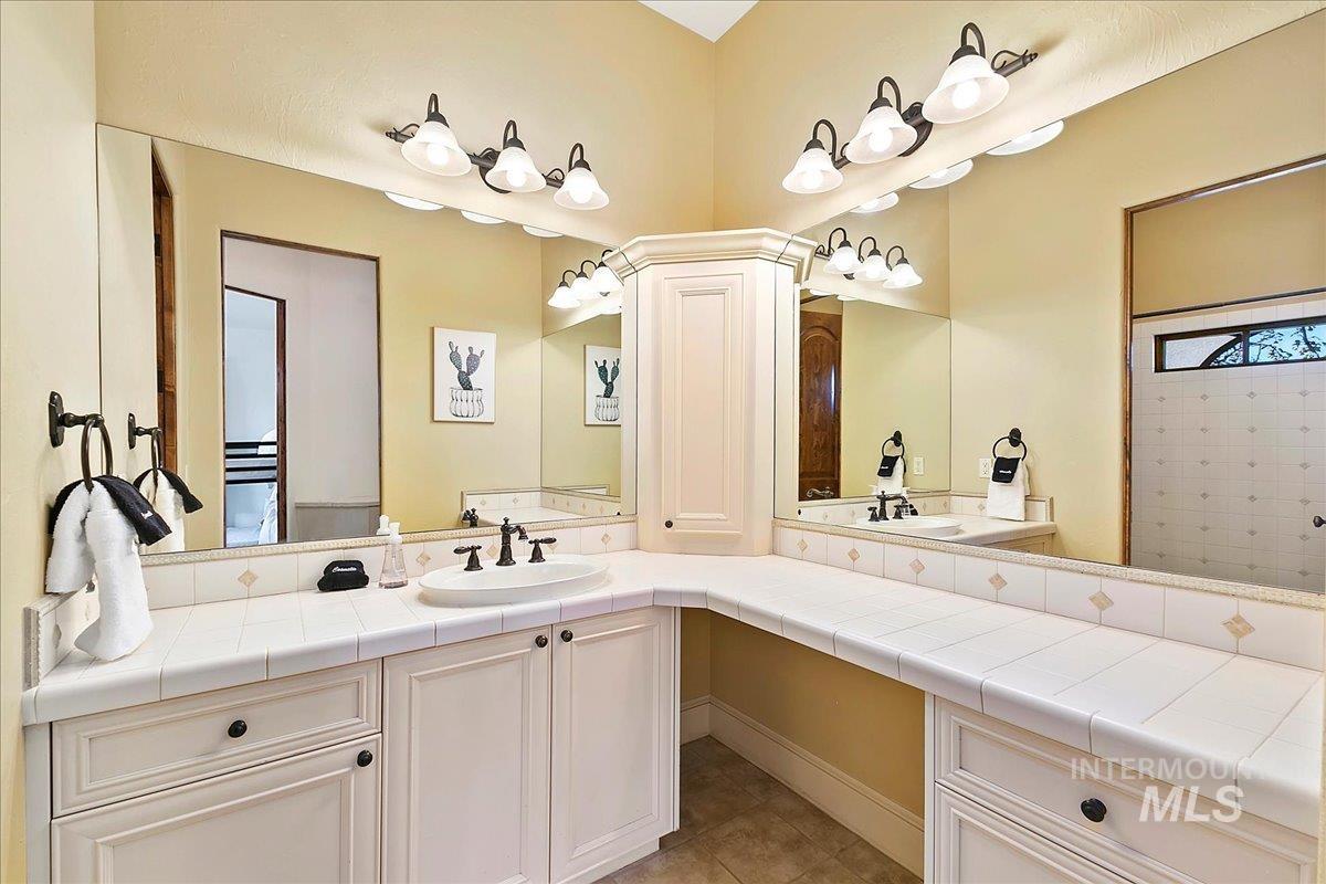 4800 E Wild Horse Lane, Boise, Idaho 83712, 5 Bedrooms, 3.5 Bathrooms, Residential Income For Rent, Price $2,500,000, 98960029