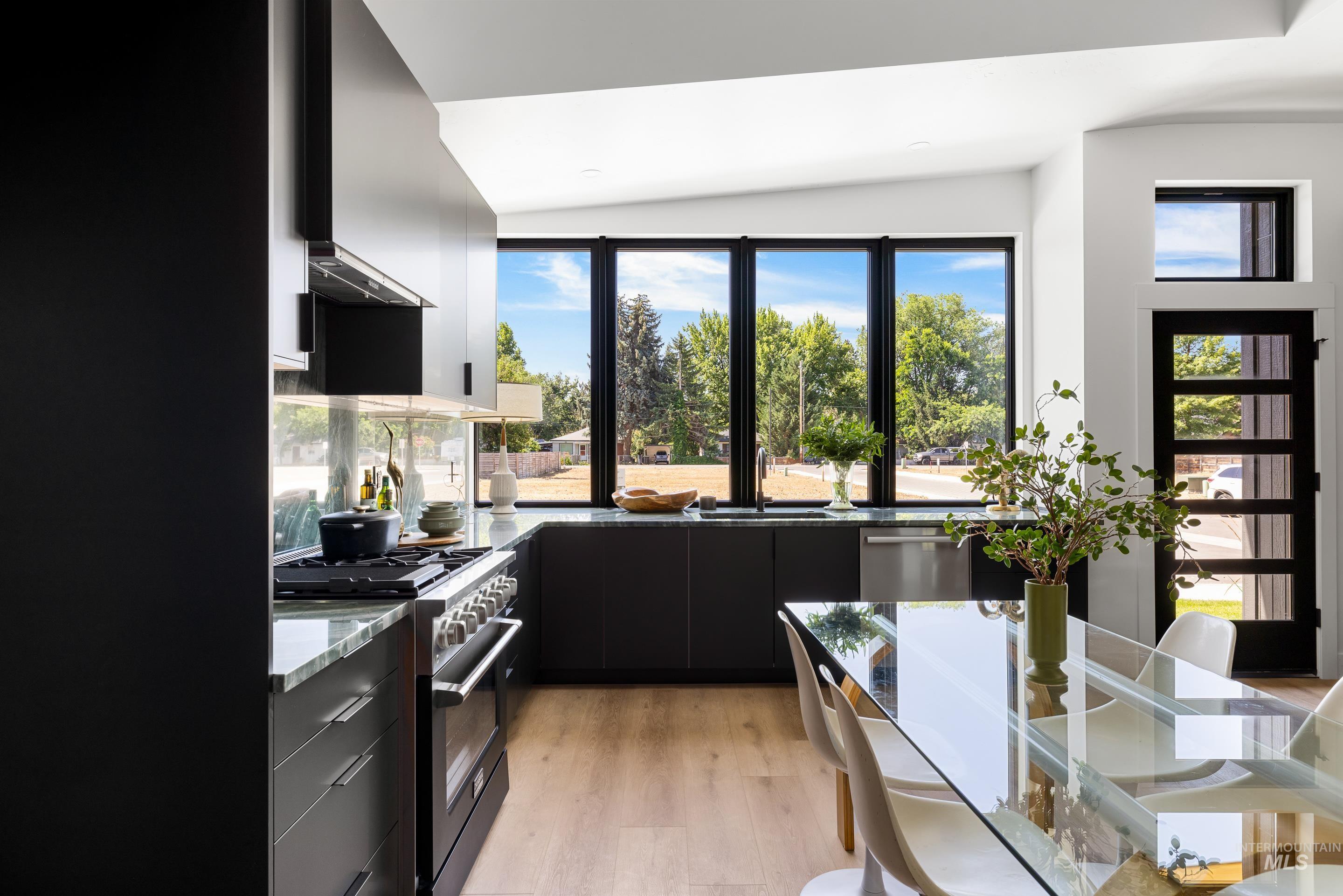 5142 W Promise Ln, Boise, Idaho 83703, 3 Bedrooms, 2.5 Bathrooms, Residential For Sale, Price $688,000, 98960030