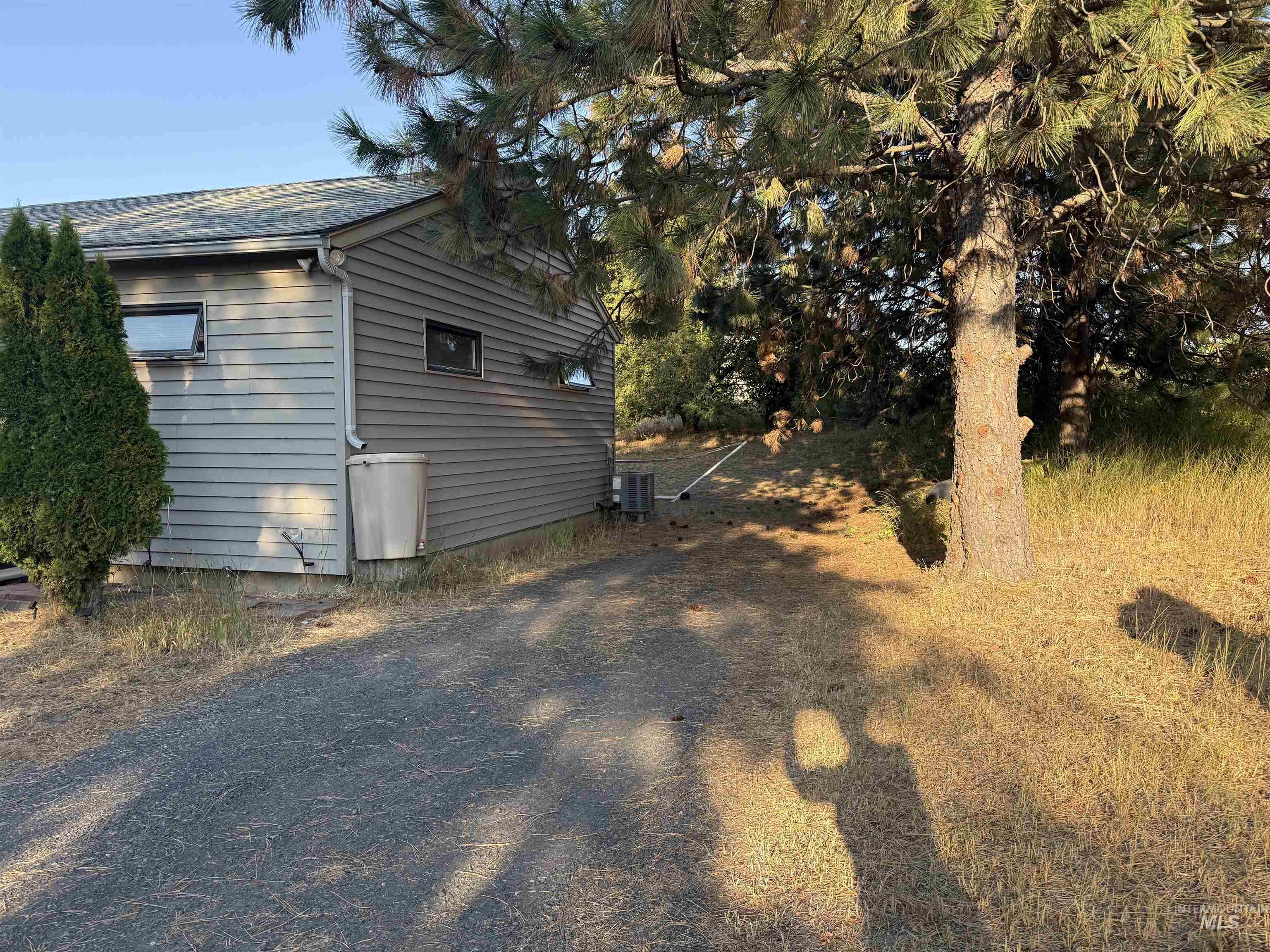 1022 Sincar Ln, Moscow, Idaho 83843, 1 Bedroom, 1 Bathroom, Residential For Sale, Price $470,000, 98960033