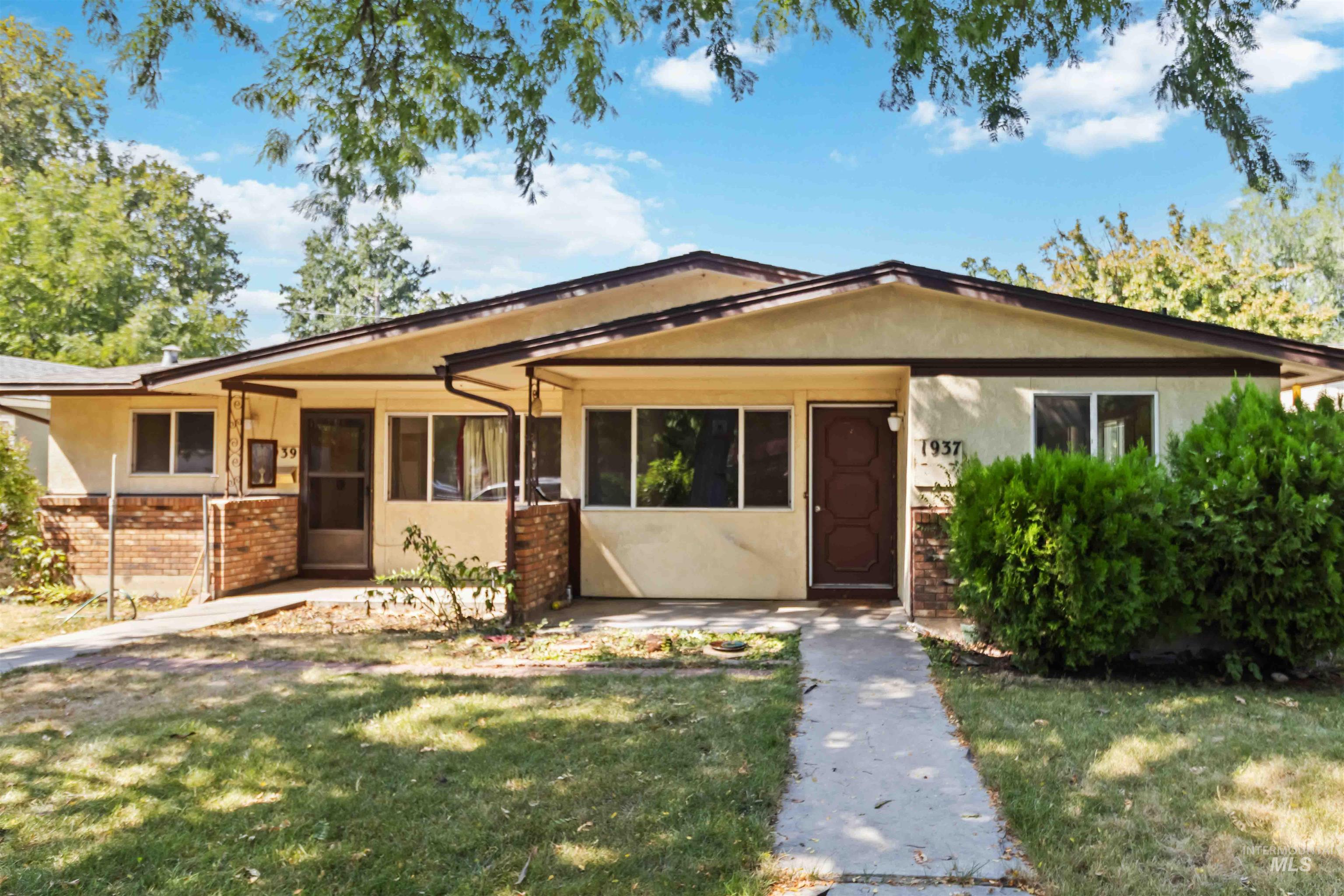 1937 & 1939 S Owyhee St, Boise, Idaho 83705, 2 Bedrooms, 1 Bathroom, Residential Income For Sale, Price $525,000, 98960049