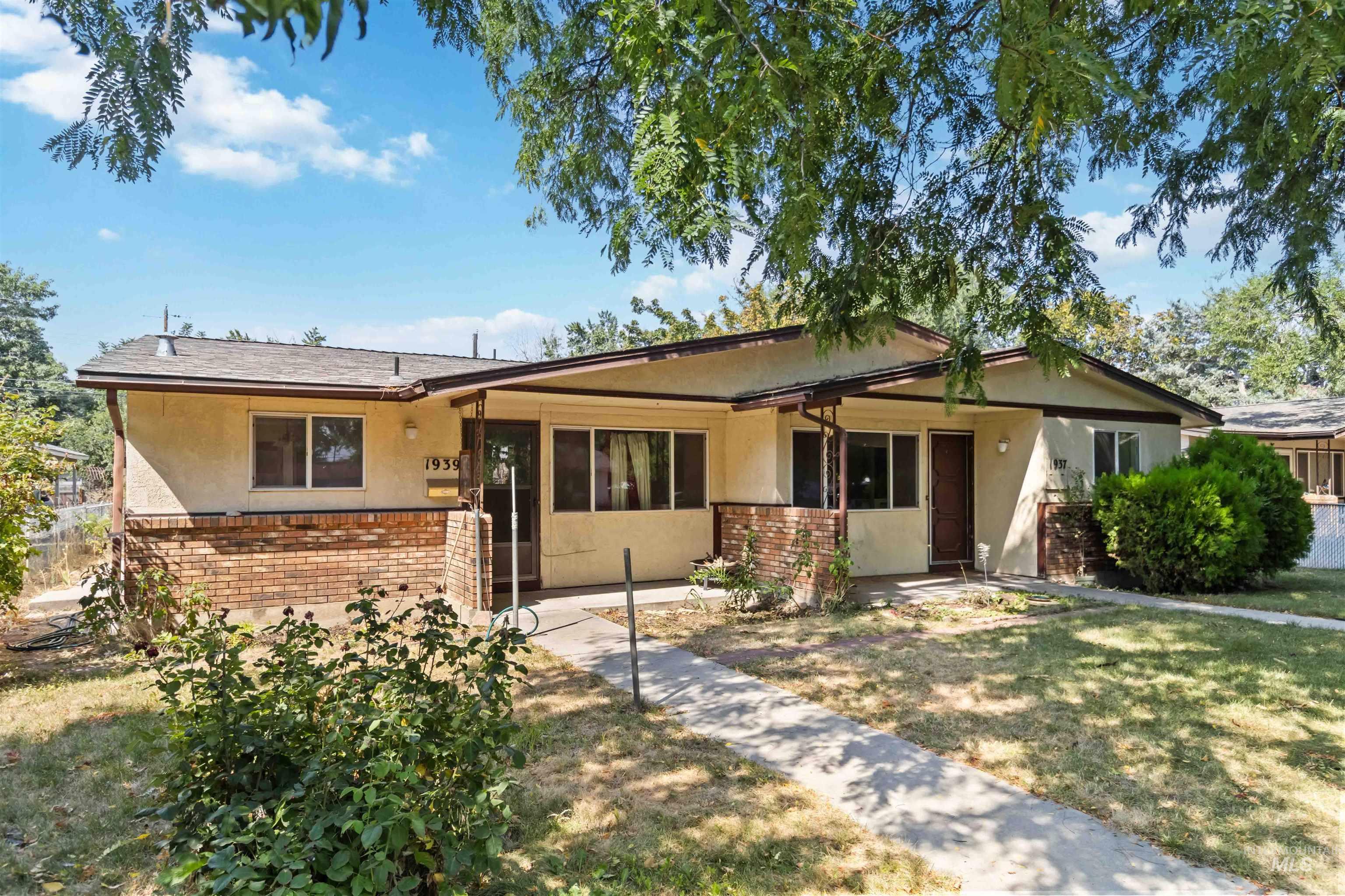 1937 & 1939 S Owyhee St, Boise, Idaho 83705, 2 Bedrooms, 1 Bathroom, Residential Income For Sale, Price $525,000, 98960049