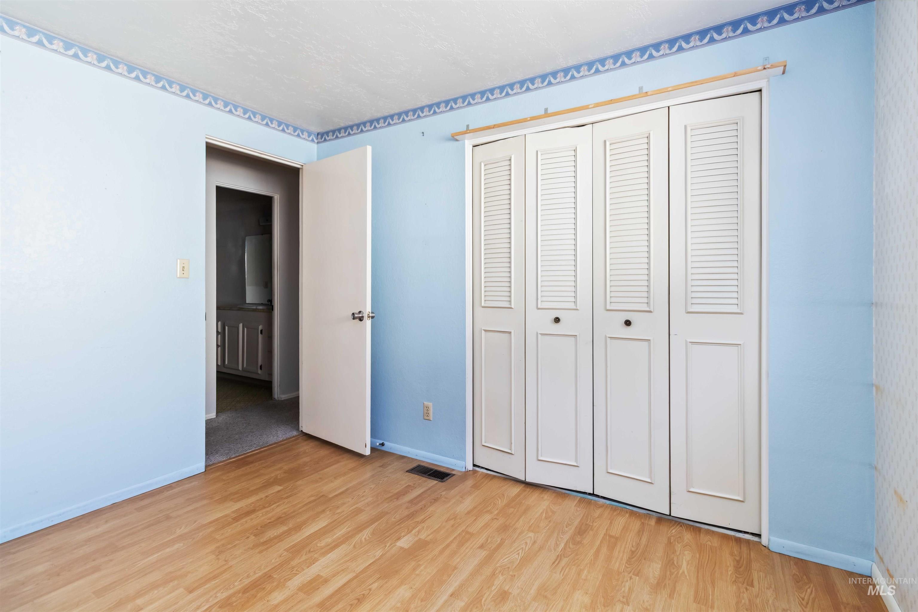 1937 & 1939 S Owyhee St, Boise, Idaho 83705, 2 Bedrooms, 1 Bathroom, Residential Income For Sale, Price $525,000, 98960049