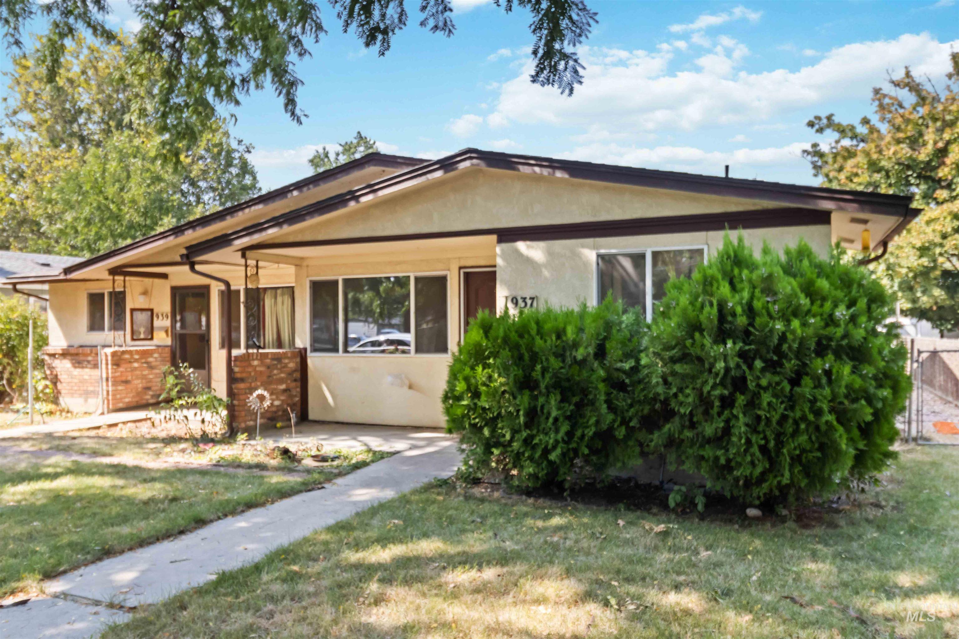 1937 & 1939 S Owyhee St, Boise, Idaho 83705, 2 Bedrooms, 1 Bathroom, Residential Income For Sale, Price $525,000, 98960049