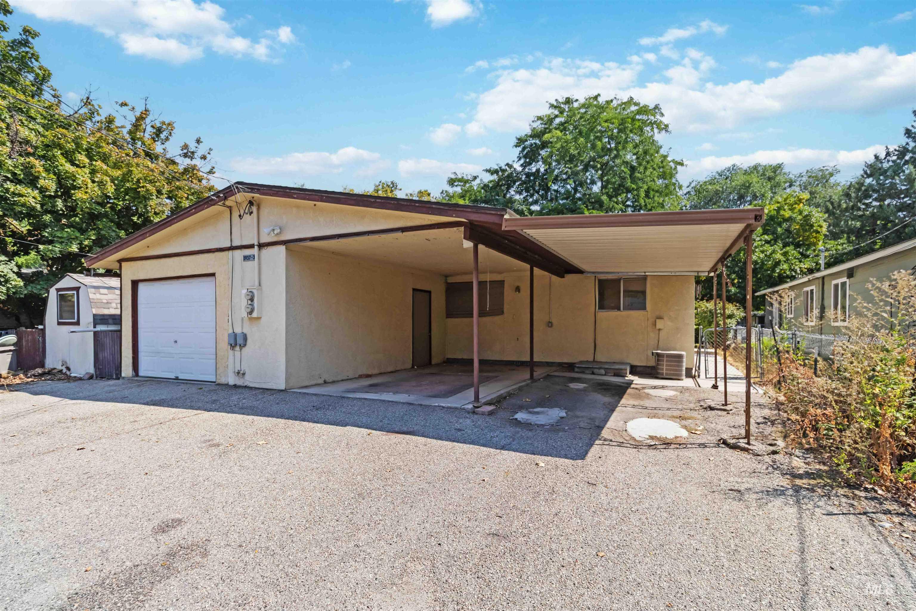 1937 & 1939 S Owyhee St, Boise, Idaho 83705, 2 Bedrooms, 1 Bathroom, Residential Income For Sale, Price $525,000, 98960049
