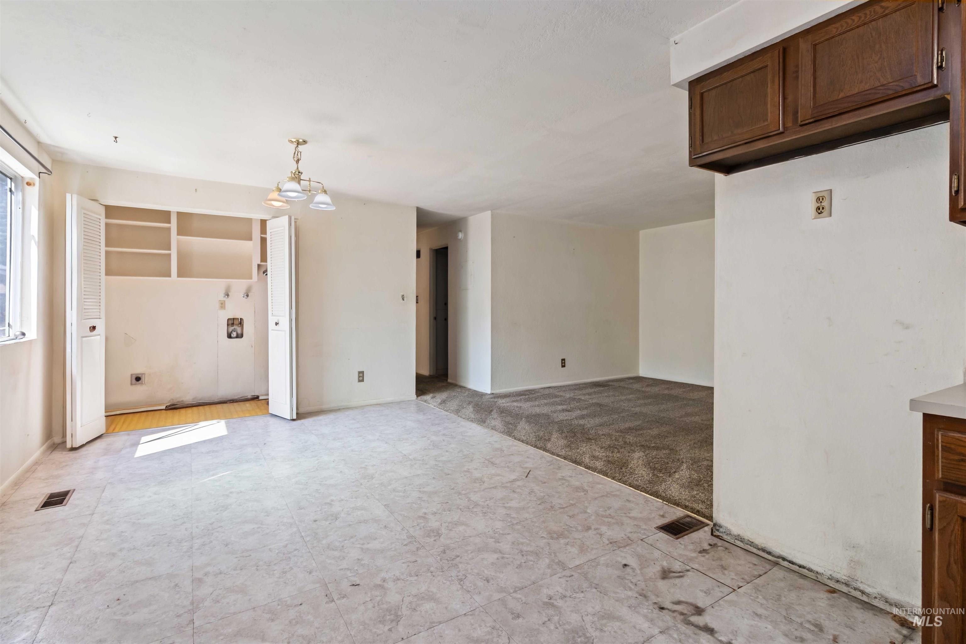 1937 & 1939 S Owyhee St, Boise, Idaho 83705, 2 Bedrooms, 1 Bathroom, Residential Income For Sale, Price $525,000, 98960049