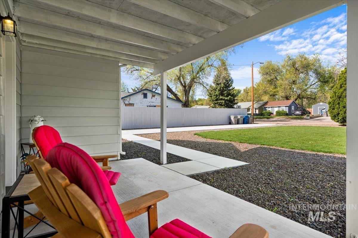 View of patio / terrace featuring a residential view