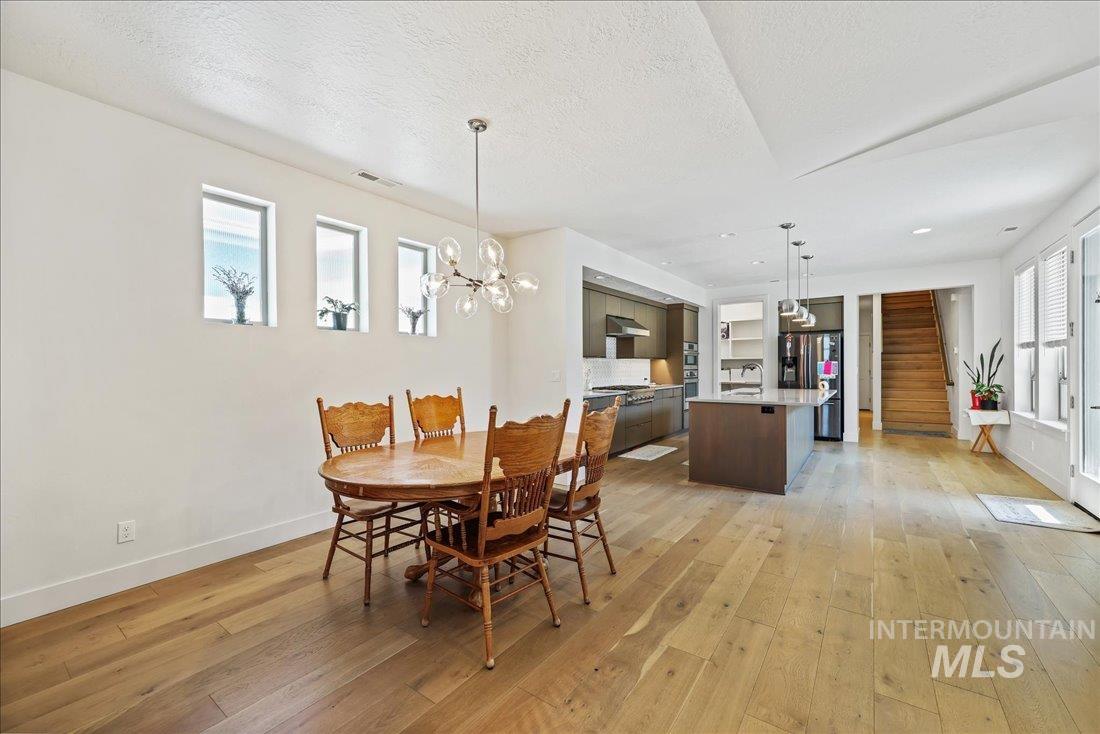 2576 E Warm Springs Ave, Boise, Idaho 83712, 3 Bedrooms, 2.5 Bathrooms, Residential For Sale, Price $835,000, 98960073