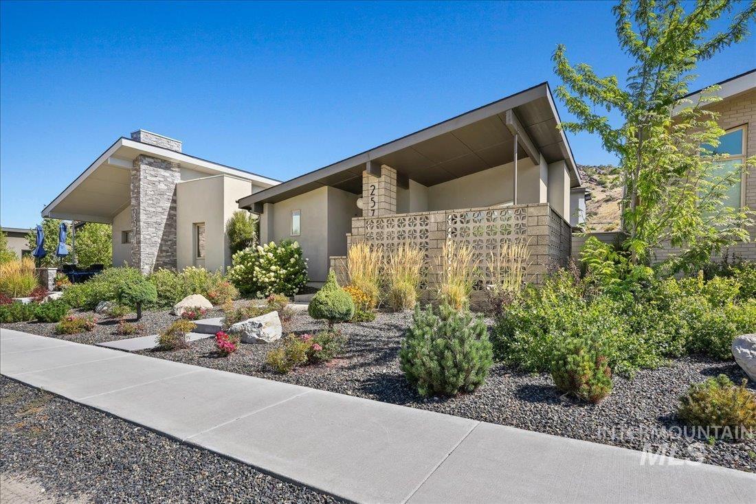 2576 E Warm Springs Ave, Boise, Idaho 83712, 3 Bedrooms, 2.5 Bathrooms, Residential For Sale, Price $835,000, 98960073