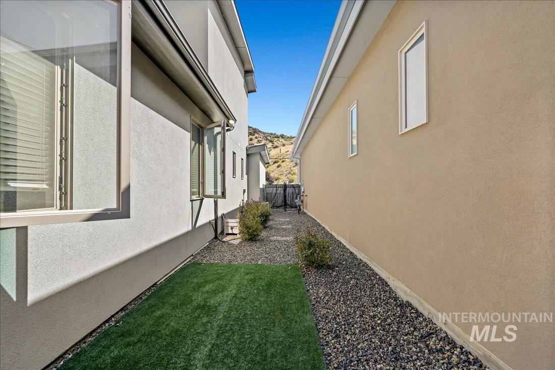 2576 E Warm Springs Ave, Boise, Idaho 83712, 3 Bedrooms, 2.5 Bathrooms, Residential For Sale, Price $835,000, 98960073