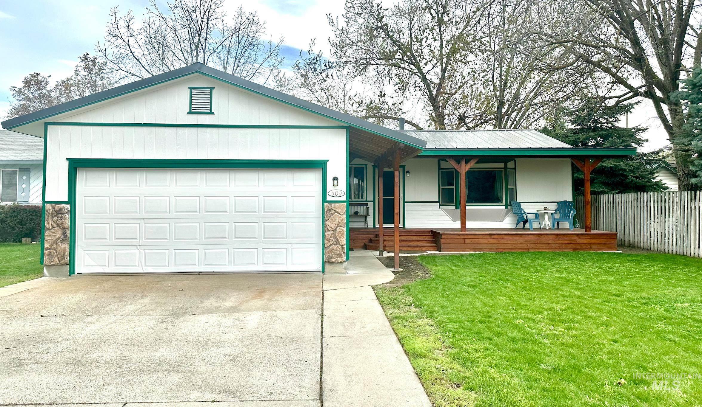 509 E Hanthorn, Weiser, Idaho 83672, 3 Bedrooms, 1.5 Bathrooms, Residential For Sale, Price $329,900, 98960094