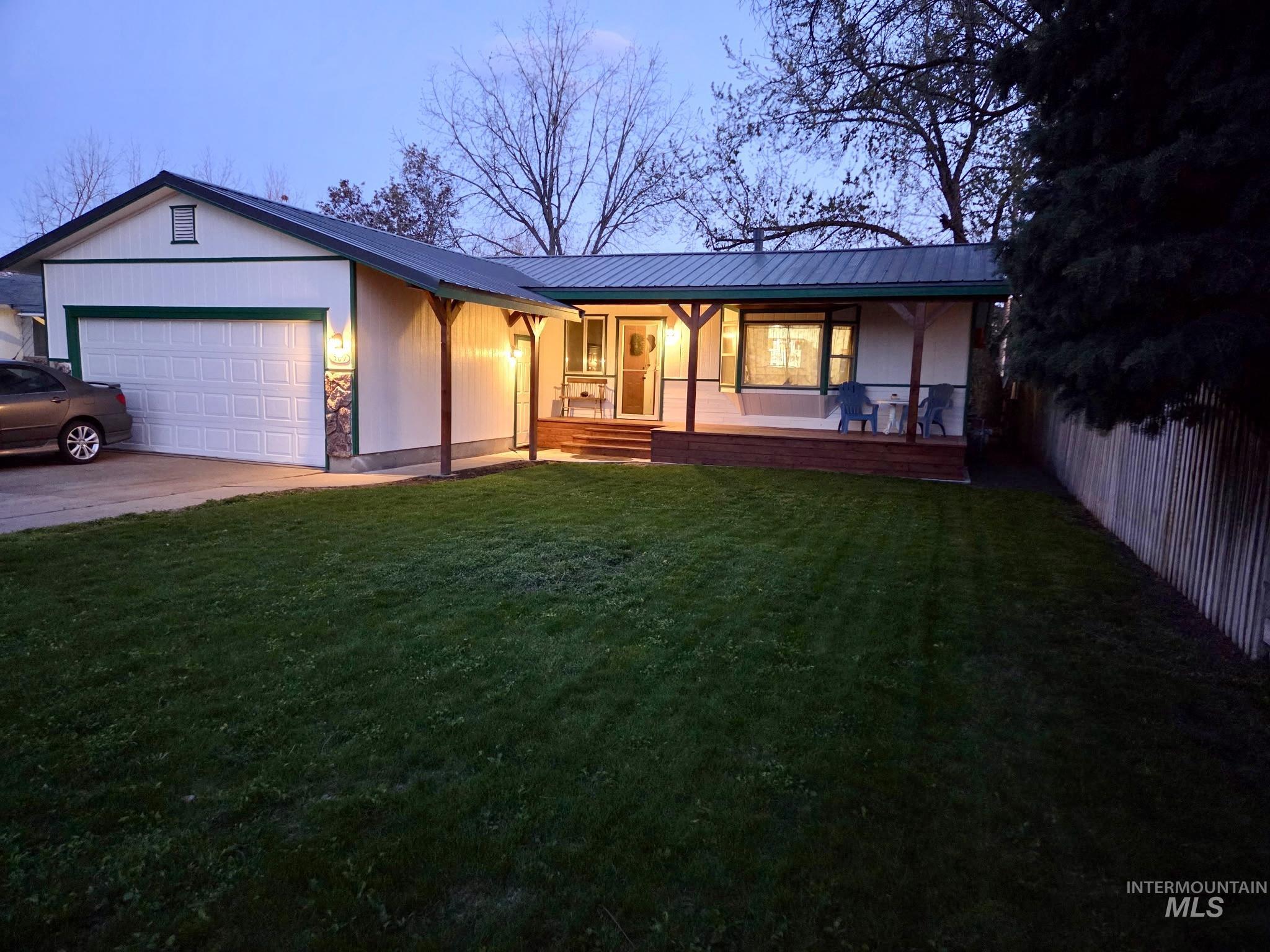 509 E Hanthorn, Weiser, Idaho 83672, 3 Bedrooms, 1.5 Bathrooms, Residential For Sale, Price $329,900, 98960094