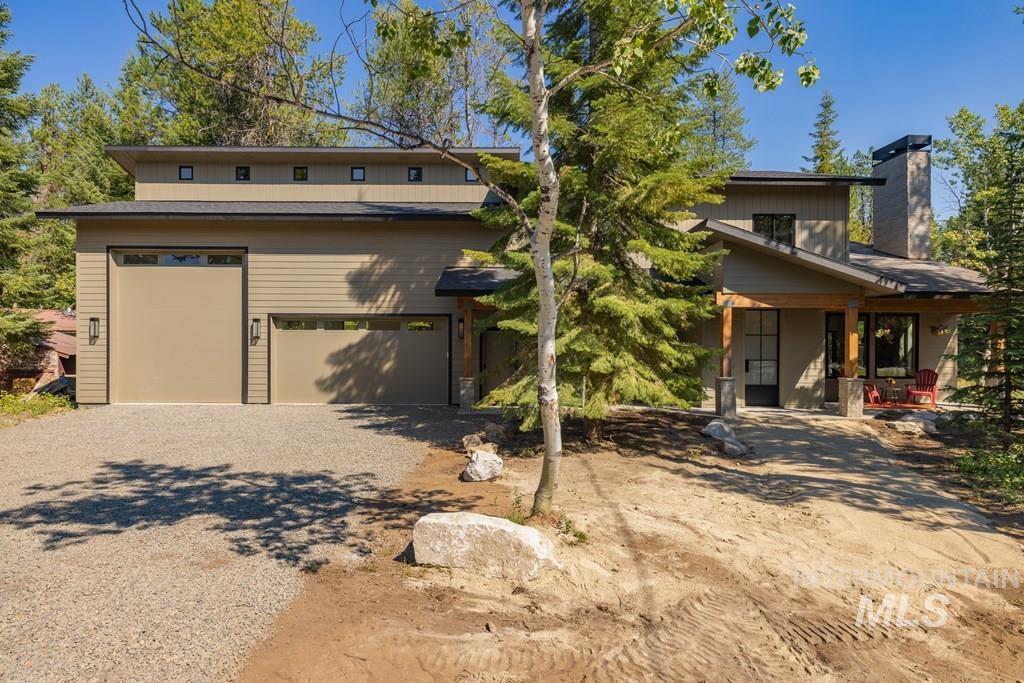 12850 Aurora Dr., Donnelly, Idaho 83615, 3 Bedrooms, 2.5 Bathrooms, Residential For Sale, Price $1,349,000, 98960105