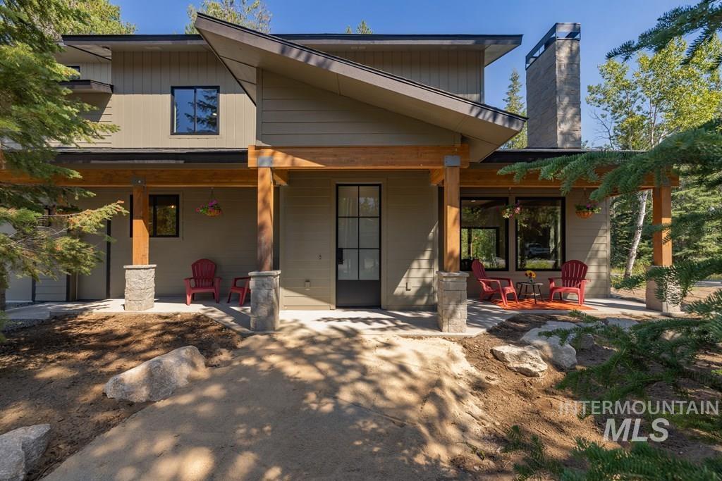 12850 Aurora Dr., Donnelly, Idaho 83615, 3 Bedrooms, 2.5 Bathrooms, Residential For Sale, Price $1,349,000, 98960105