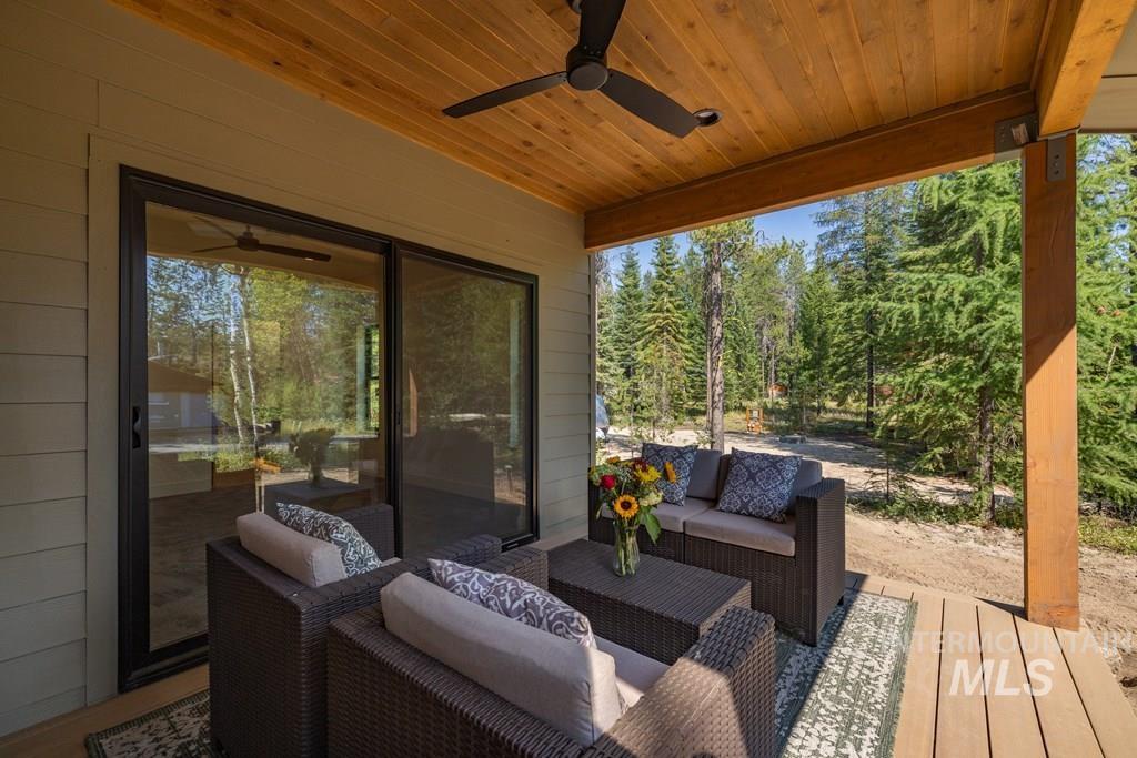12850 Aurora Dr., Donnelly, Idaho 83615, 3 Bedrooms, 2.5 Bathrooms, Residential For Sale, Price $1,349,000, 98960105