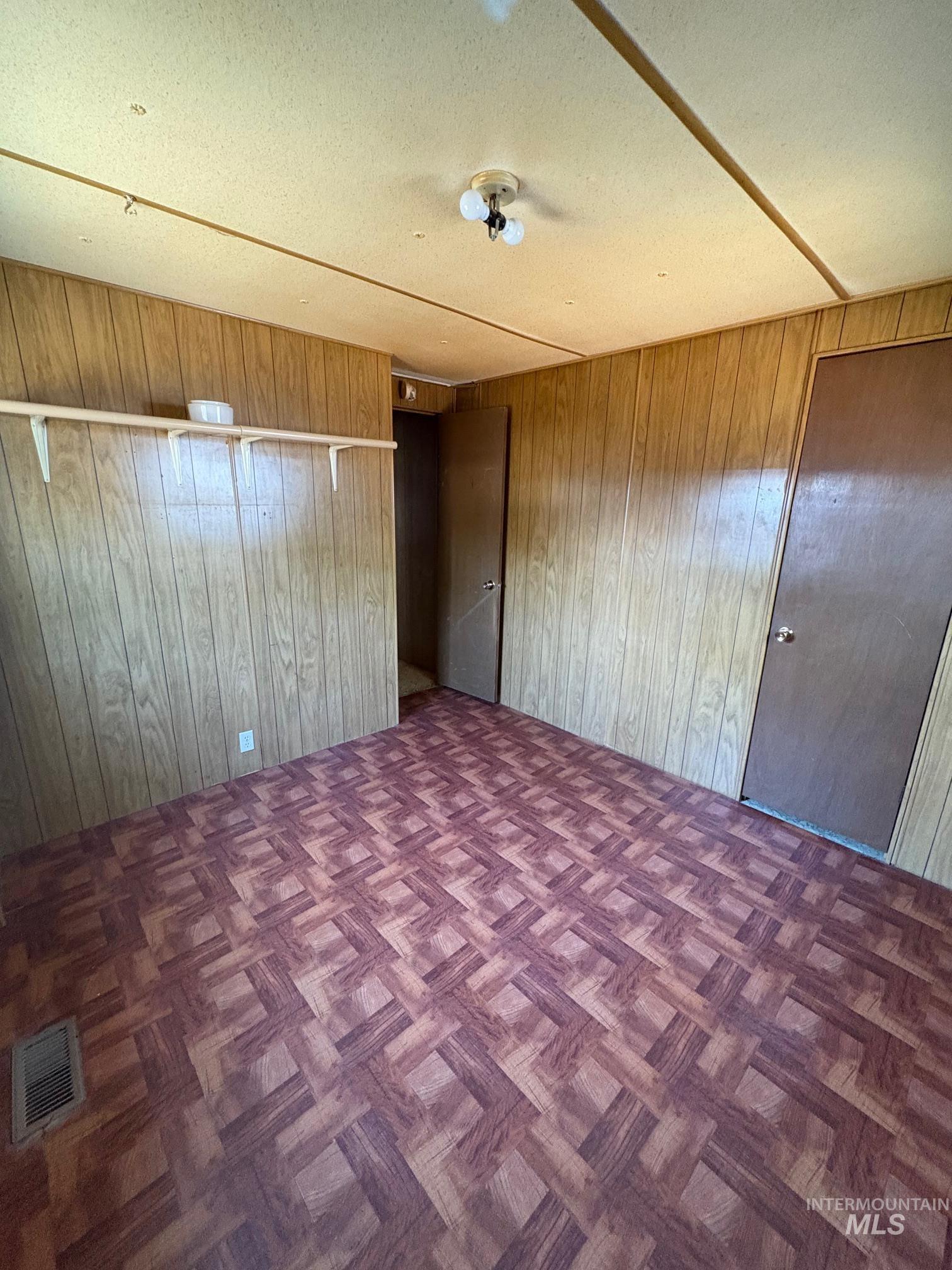 2366 W Atlasta, Boise, Idaho 83705, 2 Bedrooms, 1 Bathroom, Residential For Sale, Price $60,000, 98960109