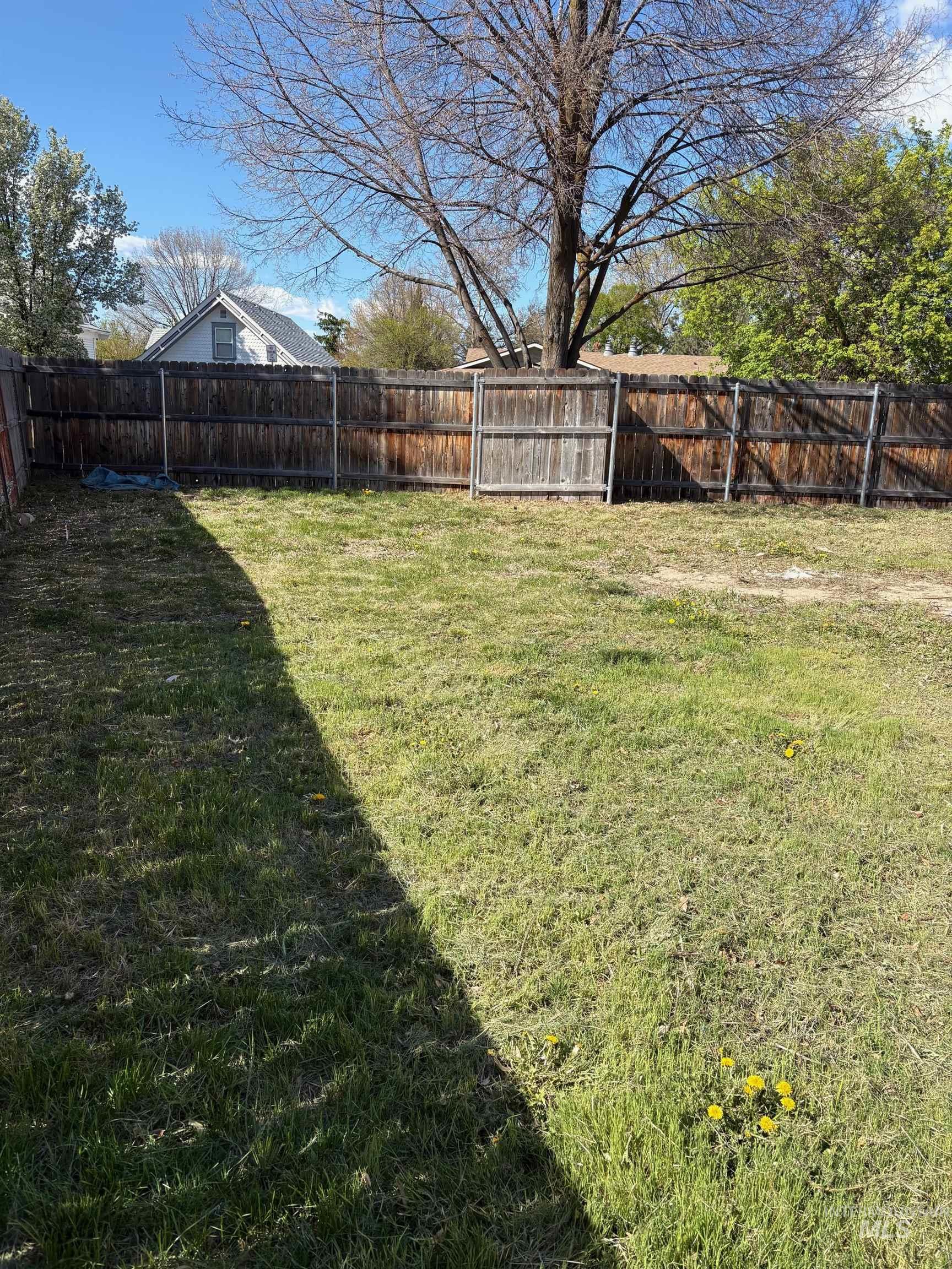 2366 W Atlasta, Boise, Idaho 83705, 2 Bedrooms, 1 Bathroom, Residential For Sale, Price $60,000, 98960109