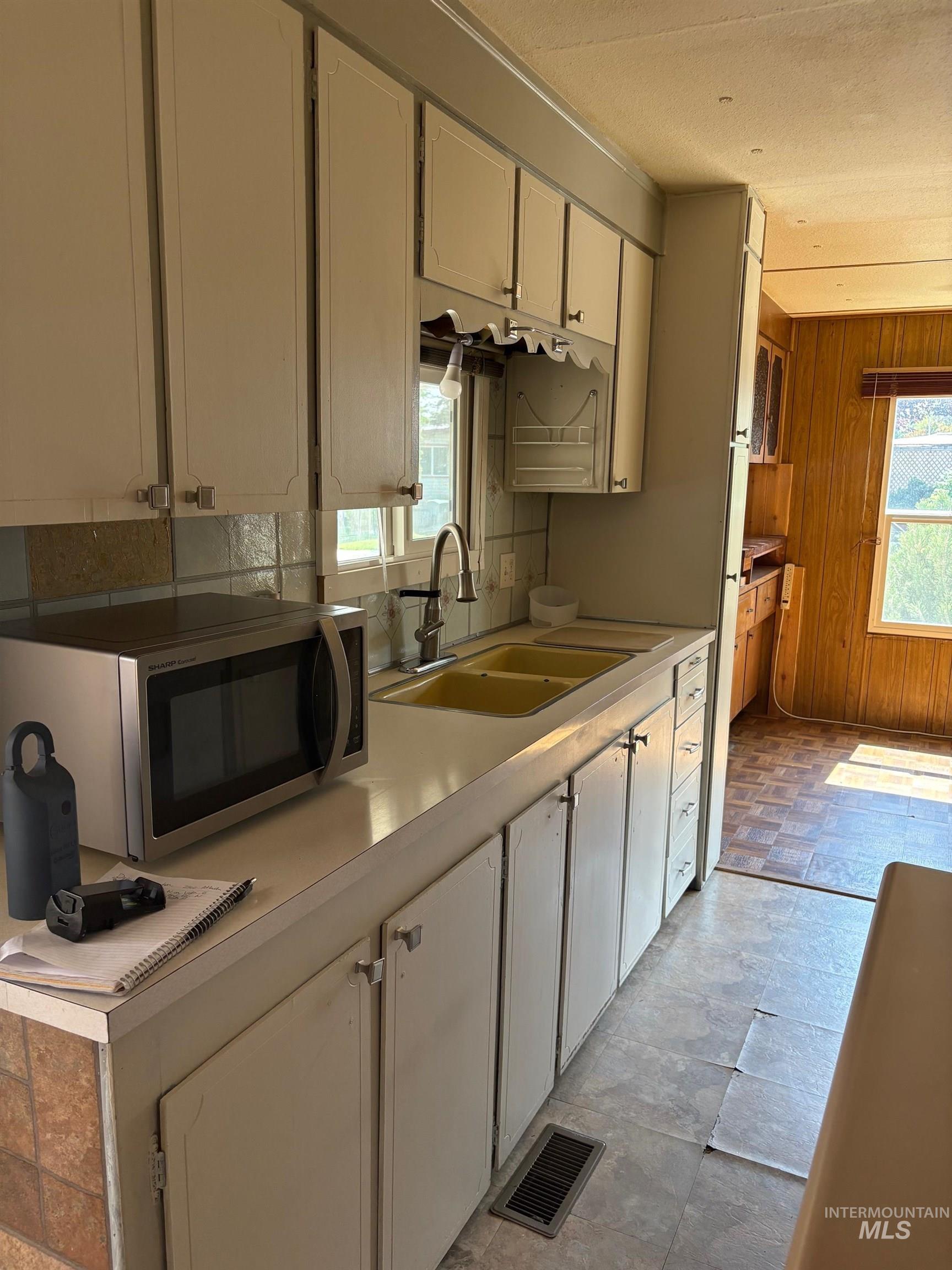2366 W Atlasta, Boise, Idaho 83705, 2 Bedrooms, 1 Bathroom, Residential For Sale, Price $60,000, 98960109