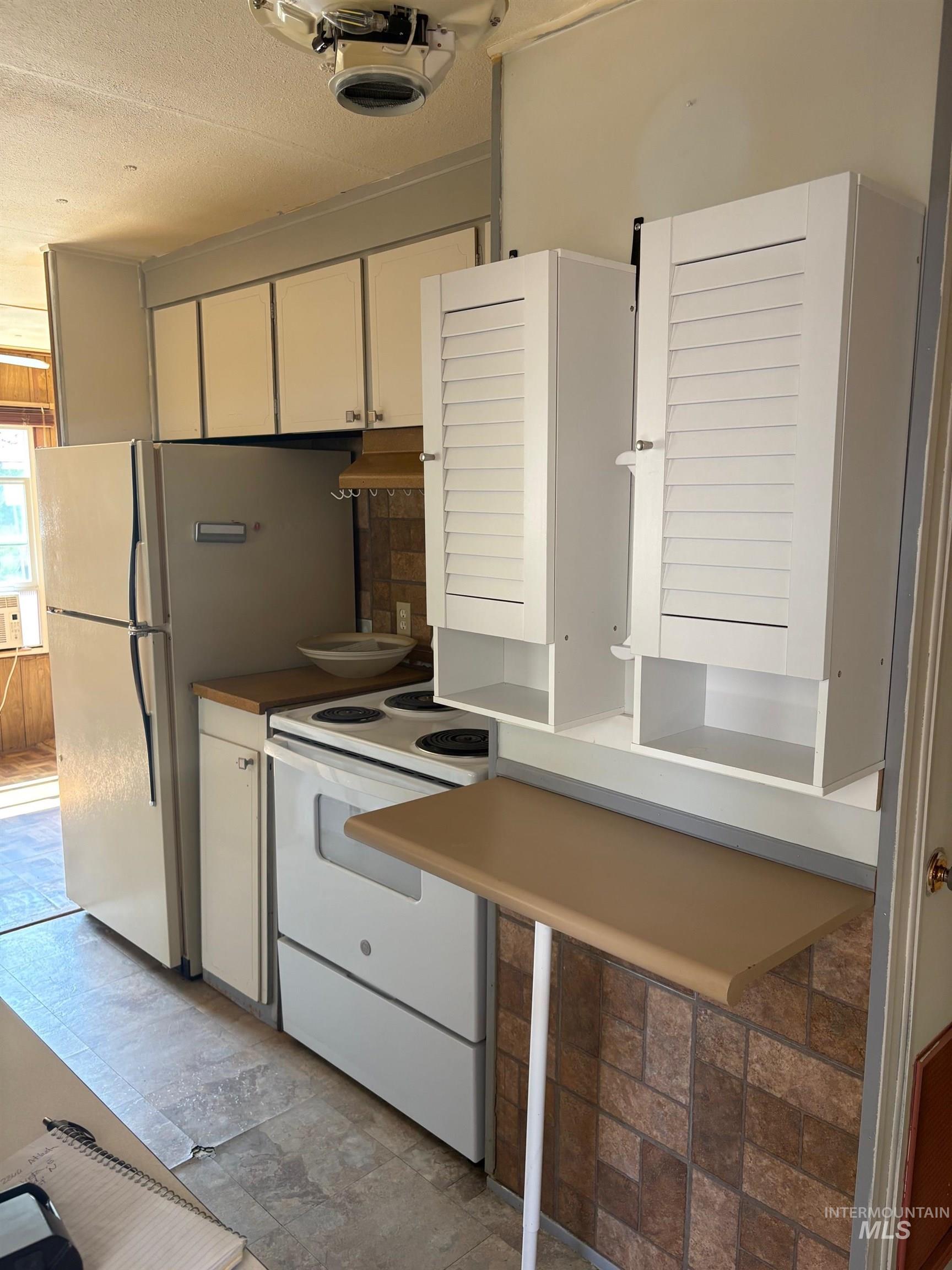 2366 W Atlasta, Boise, Idaho 83705, 2 Bedrooms, 1 Bathroom, Residential For Sale, Price $60,000, 98960109