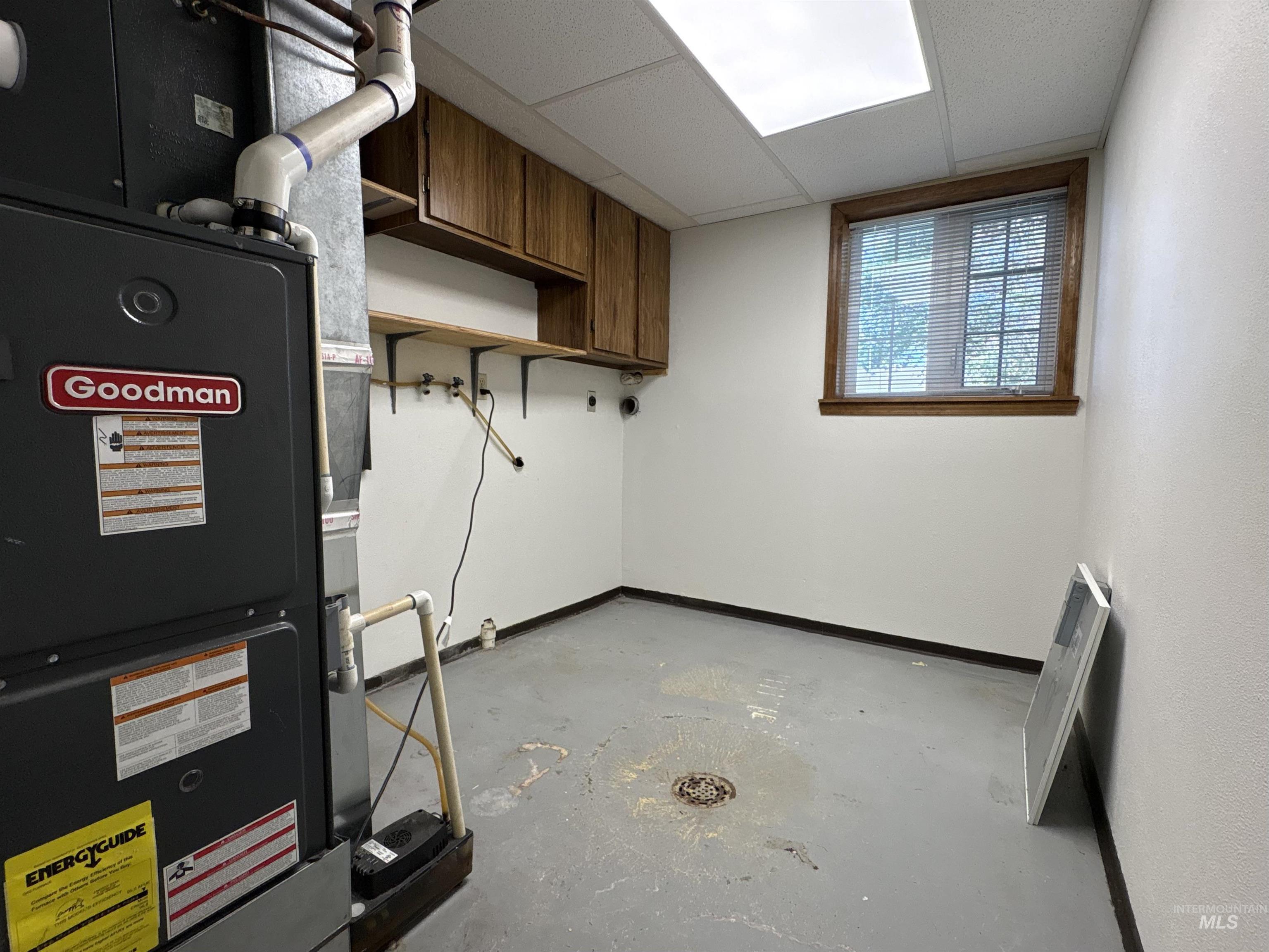Utilities with heating unit