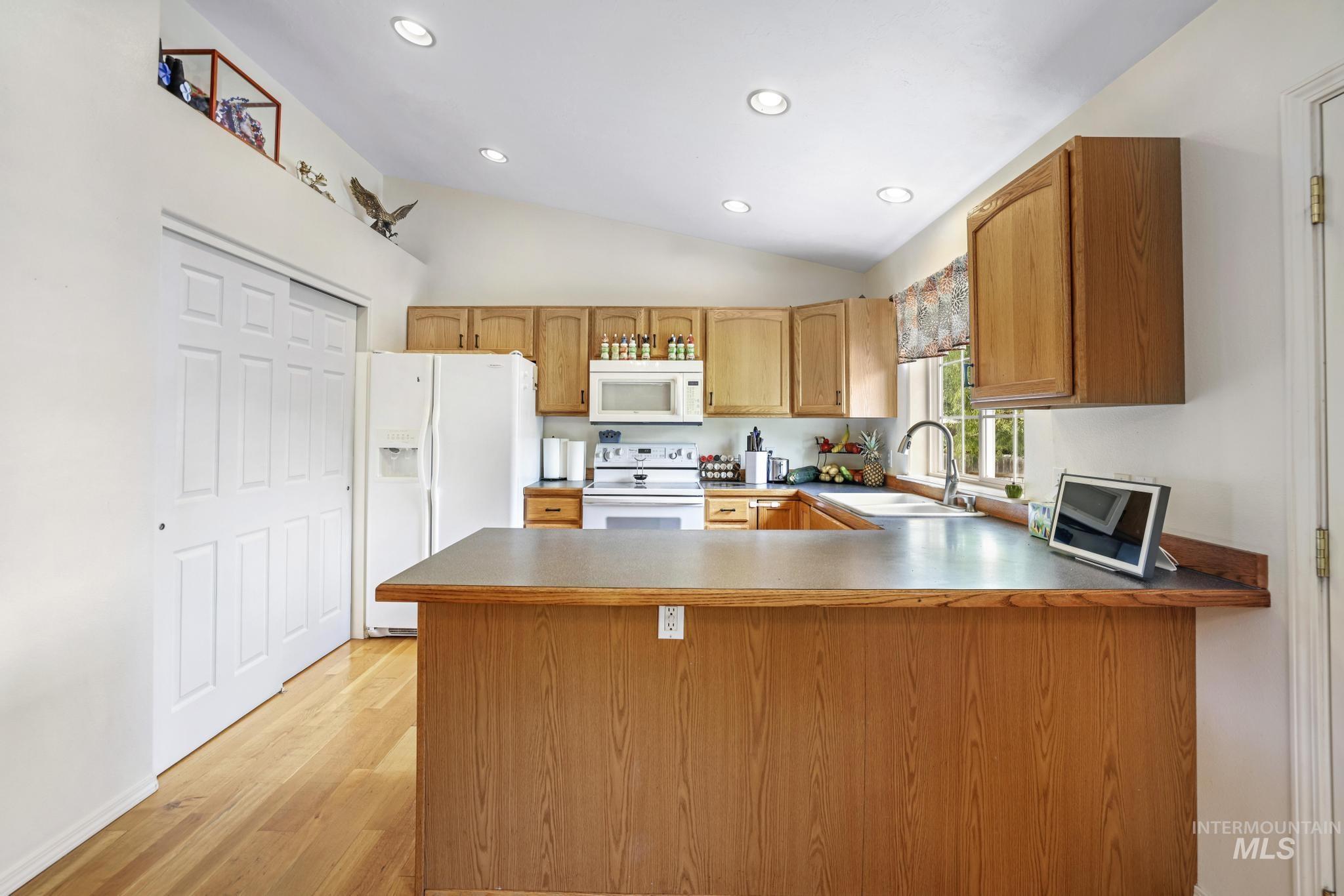 916 E 15th Ave, Jerome, Idaho 83338, 3 Bedrooms, 2 Bathrooms, Residential For Sale, Price $345,000, 98960115