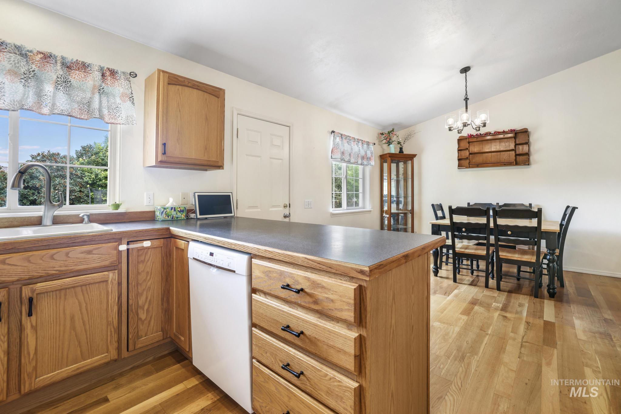 916 E 15th Ave, Jerome, Idaho 83338, 3 Bedrooms, 2 Bathrooms, Residential For Sale, Price $345,000, 98960115