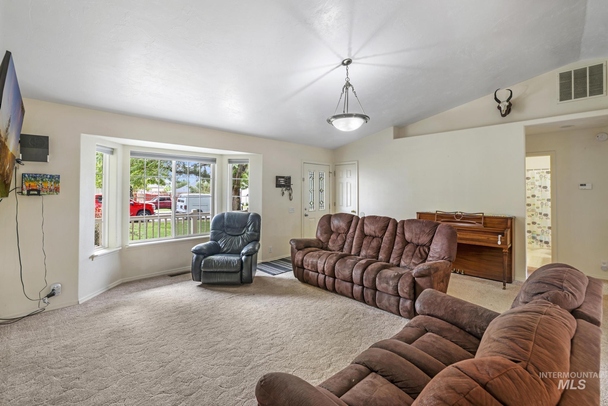 916 E 15th Ave, Jerome, Idaho 83338, 3 Bedrooms, 2 Bathrooms, Residential For Sale, Price $345,000, 98960115