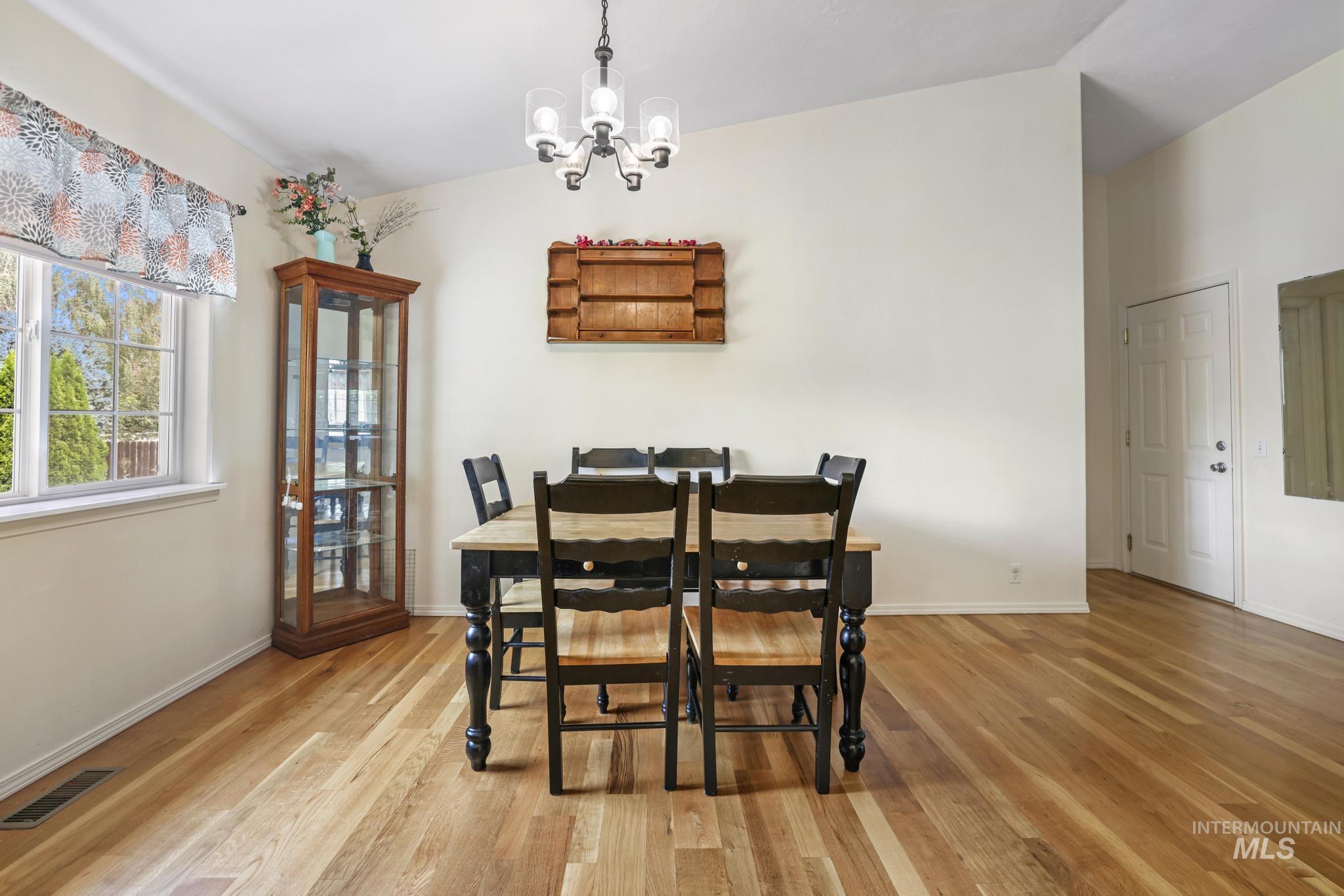 916 E 15th Ave, Jerome, Idaho 83338, 3 Bedrooms, 2 Bathrooms, Residential For Sale, Price $345,000, 98960115