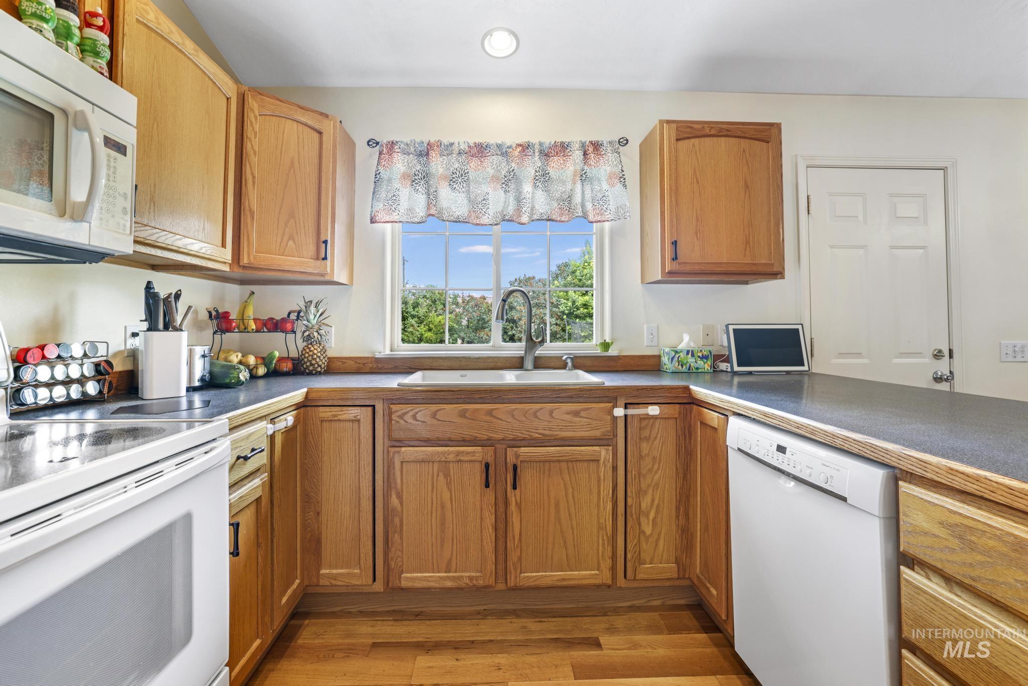 916 E 15th Ave, Jerome, Idaho 83338, 3 Bedrooms, 2 Bathrooms, Residential For Sale, Price $345,000, 98960115