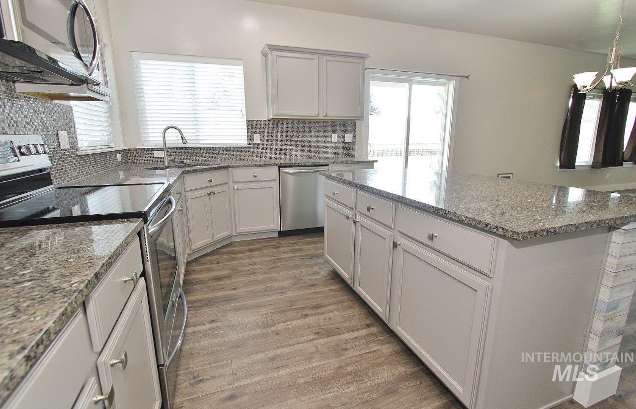 4082 S Murlo Ave, Meridian, Idaho 83642, 4 Bedrooms, 2.5 Bathrooms, Residential For Sale, Price $539,900, 98960116